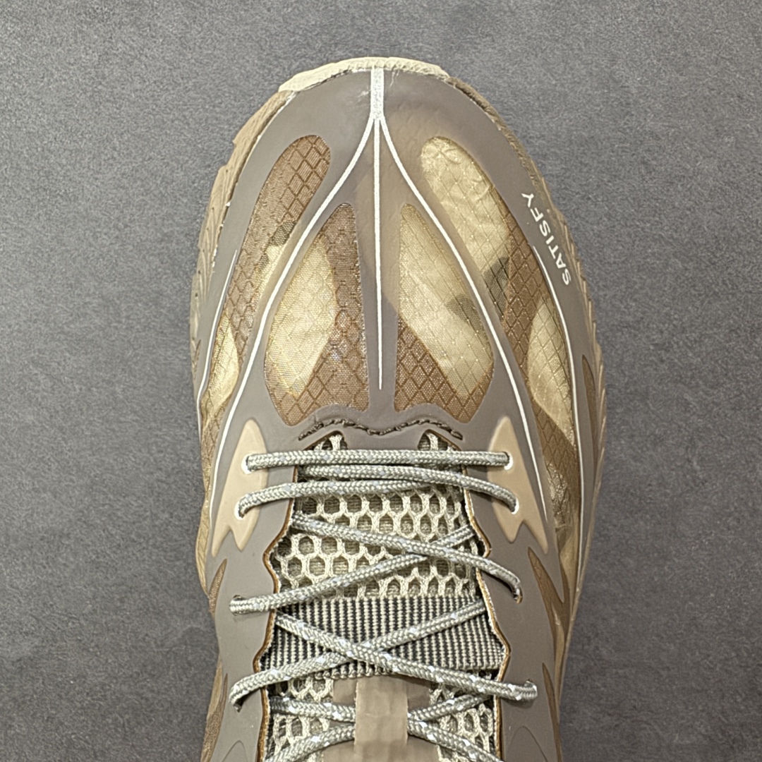 图片[8]-【公司级】Satisfy xHOKA ONE ONE Mafate Speed 4 玛法特4系列低帮厚底轻量户外越野运动慢跑鞋 采用半透明轻量化纱网热熔面料材质 搭载轻量化材料超轻量泡棉中底 外置V版橡胶防滑黄金大底 此球鞋继承了HOKA的经典越野鞋型MAFATE SPEED4的设计 更在此基础上进行了创新和提升 使得它既适合户外越野跑，又充满了时尚潮流的元素。它的半透明鞋面设计 不仅让鞋身看起来更加轻便 而且提供了良好的透气性 而保护性的防撕裂尼龙面料，则确保了在复杂地形中的耐用性。 双层ProFly™中底的 用，是这款鞋的另一个亮点。 VIBRAM MEGAGRIP®及 LITEBASE®大底的搭载，更是让这款鞋在保持高抓地力的 减轻了鞋底的重量 货号： 1157050/RBBR 尺码： 36 36.5 37.5 38 38.5 39 40 40.5 41.5 42 42.5 43 44 44.5 45-选品中心