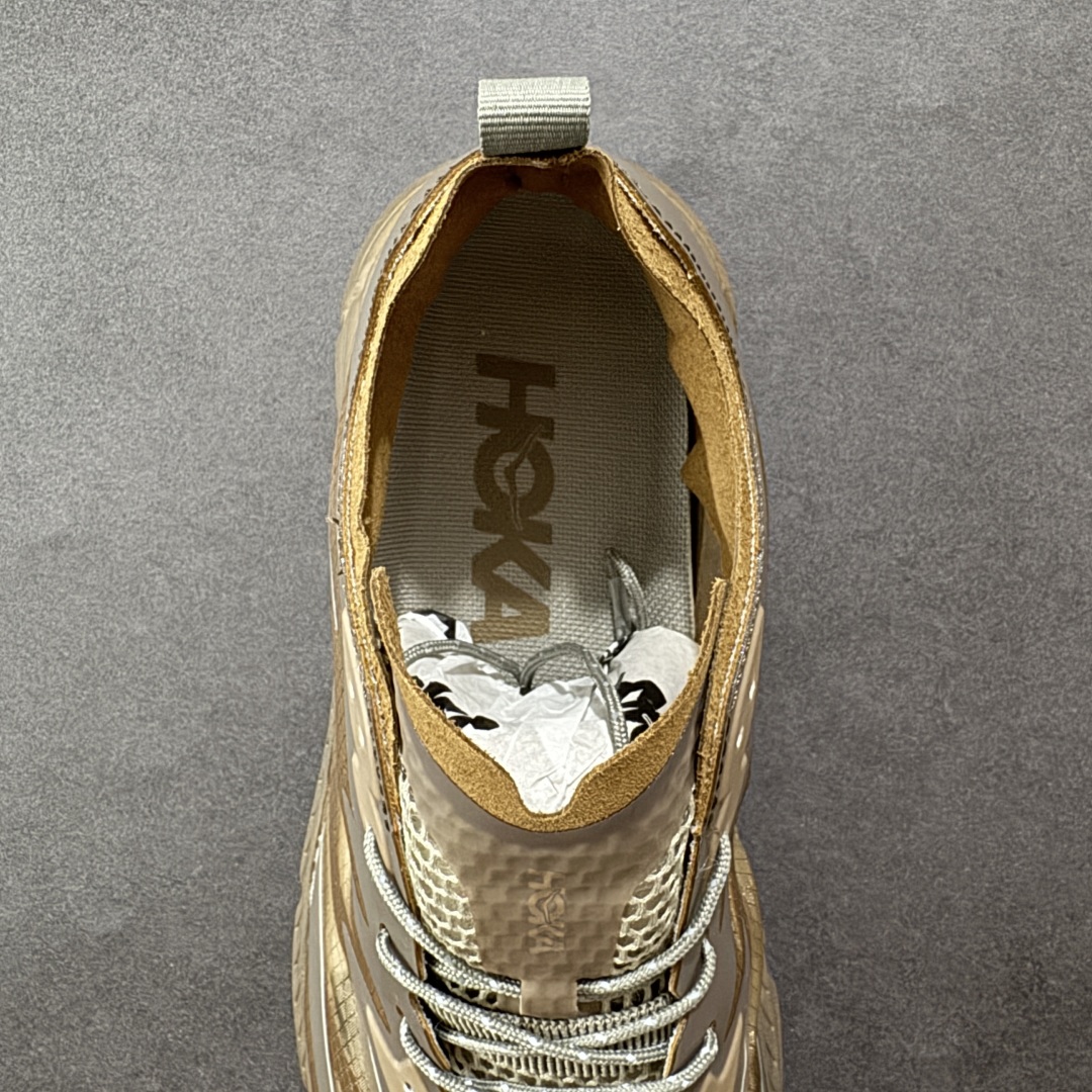 图片[7]-【公司级】Satisfy xHOKA ONE ONE Mafate Speed 4 玛法特4系列低帮厚底轻量户外越野运动慢跑鞋 采用半透明轻量化纱网热熔面料材质 搭载轻量化材料超轻量泡棉中底 外置V版橡胶防滑黄金大底 此球鞋继承了HOKA的经典越野鞋型MAFATE SPEED4的设计 更在此基础上进行了创新和提升 使得它既适合户外越野跑，又充满了时尚潮流的元素。它的半透明鞋面设计 不仅让鞋身看起来更加轻便 而且提供了良好的透气性 而保护性的防撕裂尼龙面料，则确保了在复杂地形中的耐用性。 双层ProFly™中底的 用，是这款鞋的另一个亮点。 VIBRAM MEGAGRIP®及 LITEBASE®大底的搭载，更是让这款鞋在保持高抓地力的 减轻了鞋底的重量 货号： 1157050/RBBR 尺码： 36 36.5 37.5 38 38.5 39 40 40.5 41.5 42 42.5 43 44 44.5 45-选品中心