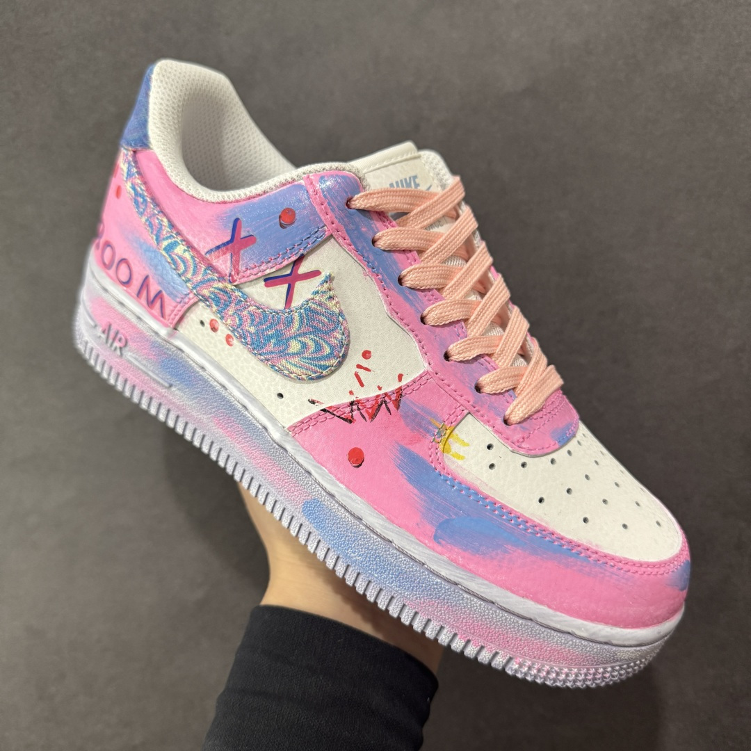 260 定制版 Nike Air Force 1'07 Low ”Pink Daisy Nebula” 手绘涂鸦 粉黛星云 空军一号定制休闲板鞋 CZ0377-202-Chinese UA Cheap High Quatity Brand Clothes Bags handbags Sneakers wholesale wholesaler seller from China Factory suppliers Fashion Clothing Shoes best Quality Beautiful Price 260 定制版 Nike Air Force 1'07 Low ”Pink Daisy Nebula” 手绘涂鸦 粉黛星云 空军一号定制休闲板鞋 CZ0377-202
