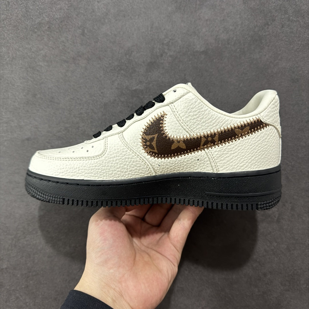 260 定制版 Nike Air Force 1'07 Low LV联名 素白雅棕 空军一号定制休闲板鞋 SC0601-559-Chinese UA Cheap High Quatity Brand Clothes Bags handbags Sneakers wholesale wholesaler seller from China Factory suppliers Fashion Clothing Shoes best Quality Beautiful Price 260 定制版 Nike Air Force 1'07 Low LV联名 素白雅棕 空军一号定制休闲板鞋 SC0601-559