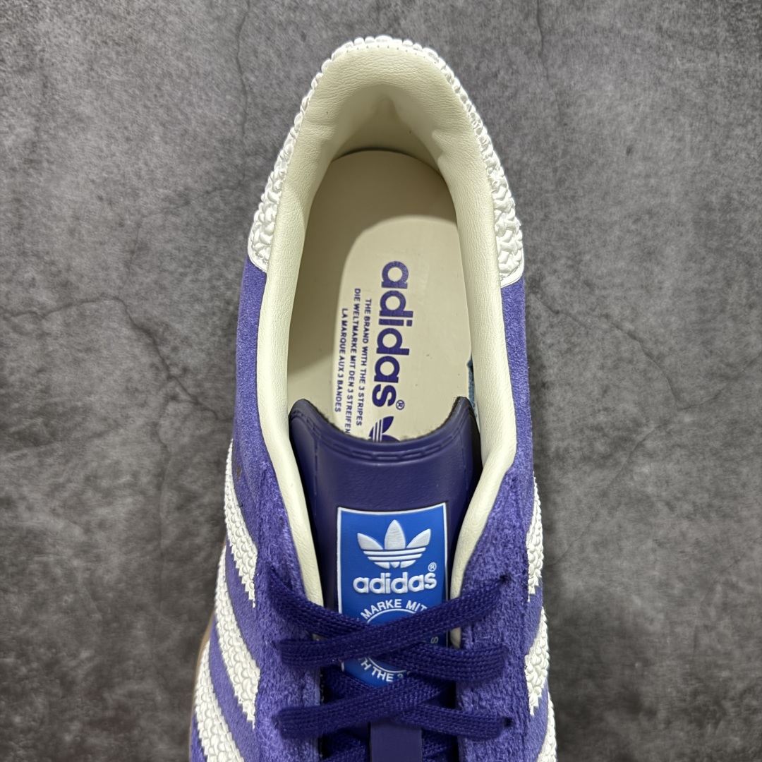图片[8]-【纳帕软皮版】AD Original Gazelle Trainers 瞪羚室内鞋系列低帮复古百搭休闲运动德训风板鞋 IF1806 高端零售特供批次 原厂定制长毛翻毛皮组合环保纤维革鞋面材质 内置环保海玻璃鞋垫 外置RB橡胶大底 产品品控稳定性领先行业 原厂全套原楦原纸板冲刀磨具开发 原厂皮料加持 原厂港宝加持定型后跟R度完美 将复古进行到底 简约流畅 三十年不变经典 这款Gazelle运动鞋 无论面料、配色、质感或设计 都只在重现其1991年原款的经典 皮革鞋面 撞色三条纹和鞋跟标的设计 力求呈现90年代的经典复古风潮 Samba火热的同时 也带动了其它的复古鞋型 Gazelle便是其中一只 Gazelle Indoor拥有包边更宽的T字型鞋头 更好的保护运动员的前掌 浓浓的复古氛围感 非常适合现在流行的Cleanfit风格 尺码：35.5 36 36⅔ 37⅓ 38 38⅔ 39⅓ 40 40⅔ 41⅓ 42 42⅔ 43⅓ 44 44⅔ 45 46 47-选品中心