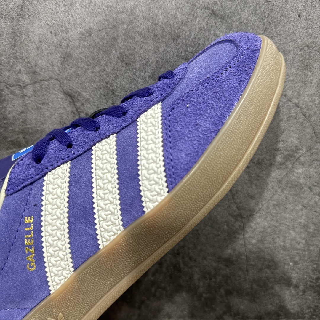 图片[6]-【纳帕软皮版】AD Original Gazelle Trainers 瞪羚室内鞋系列低帮复古百搭休闲运动德训风板鞋 IF1806 高端零售特供批次 原厂定制长毛翻毛皮组合环保纤维革鞋面材质 内置环保海玻璃鞋垫 外置RB橡胶大底 产品品控稳定性领先行业 原厂全套原楦原纸板冲刀磨具开发 原厂皮料加持 原厂港宝加持定型后跟R度完美 将复古进行到底 简约流畅 三十年不变经典 这款Gazelle运动鞋 无论面料、配色、质感或设计 都只在重现其1991年原款的经典 皮革鞋面 撞色三条纹和鞋跟标的设计 力求呈现90年代的经典复古风潮 Samba火热的同时 也带动了其它的复古鞋型 Gazelle便是其中一只 Gazelle Indoor拥有包边更宽的T字型鞋头 更好的保护运动员的前掌 浓浓的复古氛围感 非常适合现在流行的Cleanfit风格 尺码：35.5 36 36⅔ 37⅓ 38 38⅔ 39⅓ 40 40⅔ 41⅓ 42 42⅔ 43⅓ 44 44⅔ 45 46 47-选品中心