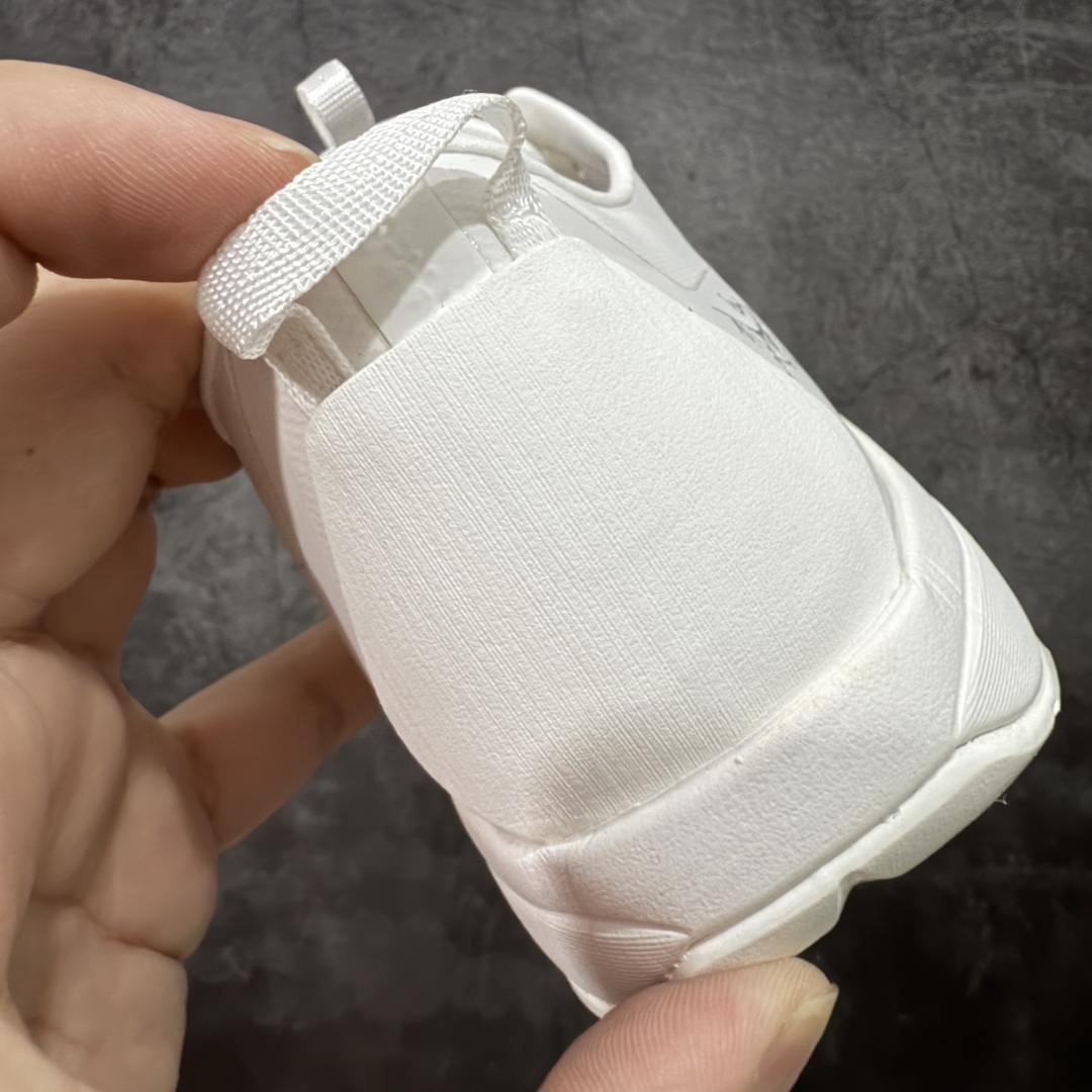 图片[2]-【莞产套盒版】ARC‘TERYX始祖鸟 KONSEAL LT 轻量 男女 登山鞋 夏季透气款 徒步 攀岩 徒步户外休闲鞋 莞产原单 代购指定版本 原数据开发 不掉标 正确高频字体 鸟爪细节完美 区别市场公版货 错误字体货 中底带钢印 礼盒装 男女码齐 带半码 上脚舒适轻便无负重感 四季百搭 始祖鸟 KONSEAL LT轻量户外鞋，这双鞋，不仅仅可以穿着逛街上班，更可以穿着徒步旅游甚至攀岩！说实话，没多少人真的会去攀岩，经我们试穿，这双鞋，日常穿也是非常舒服轻便！搭配日常的衣服完全不违和！结构中底TPU底盘，保护双脚。配置3D模具保护双脚+一体化系带系统，鞋面防撕裂网布、TPU保护膜和牛巴革合成面料，喜欢放心入！这种类型的鞋子咱们家超难得遇到一次，喜欢一定不要错过 尺码：36 36.5 37 38 38.5 39 40 40.5 41 42 42.5 43 44 44.5 45-选品中心