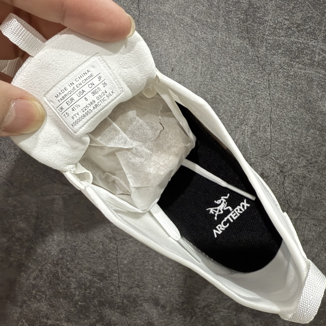 图片[7]-【莞产套盒版】ARC‘TERYX始祖鸟 KONSEAL LT 轻量 男女 登山鞋 夏季透气款 徒步 攀岩 徒步户外休闲鞋 莞产原单 代购指定版本 原数据开发 不掉标 正确高频字体 鸟爪细节完美 区别市场公版货 错误字体货 中底带钢印 礼盒装 男女码齐 带半码 上脚舒适轻便无负重感 四季百搭 始祖鸟 KONSEAL LT轻量户外鞋，这双鞋，不仅仅可以穿着逛街上班，更可以穿着徒步旅游甚至攀岩！说实话，没多少人真的会去攀岩，经我们试穿，这双鞋，日常穿也是非常舒服轻便！搭配日常的衣服完全不违和！结构中底TPU底盘，保护双脚。配置3D模具保护双脚+一体化系带系统，鞋面防撕裂网布、TPU保护膜和牛巴革合成面料，喜欢放心入！这种类型的鞋子咱们家超难得遇到一次，喜欢一定不要错过 尺码：36 36.5 37 38 38.5 39 40 40.5 41 42 42.5 43 44 44.5 45-选品中心