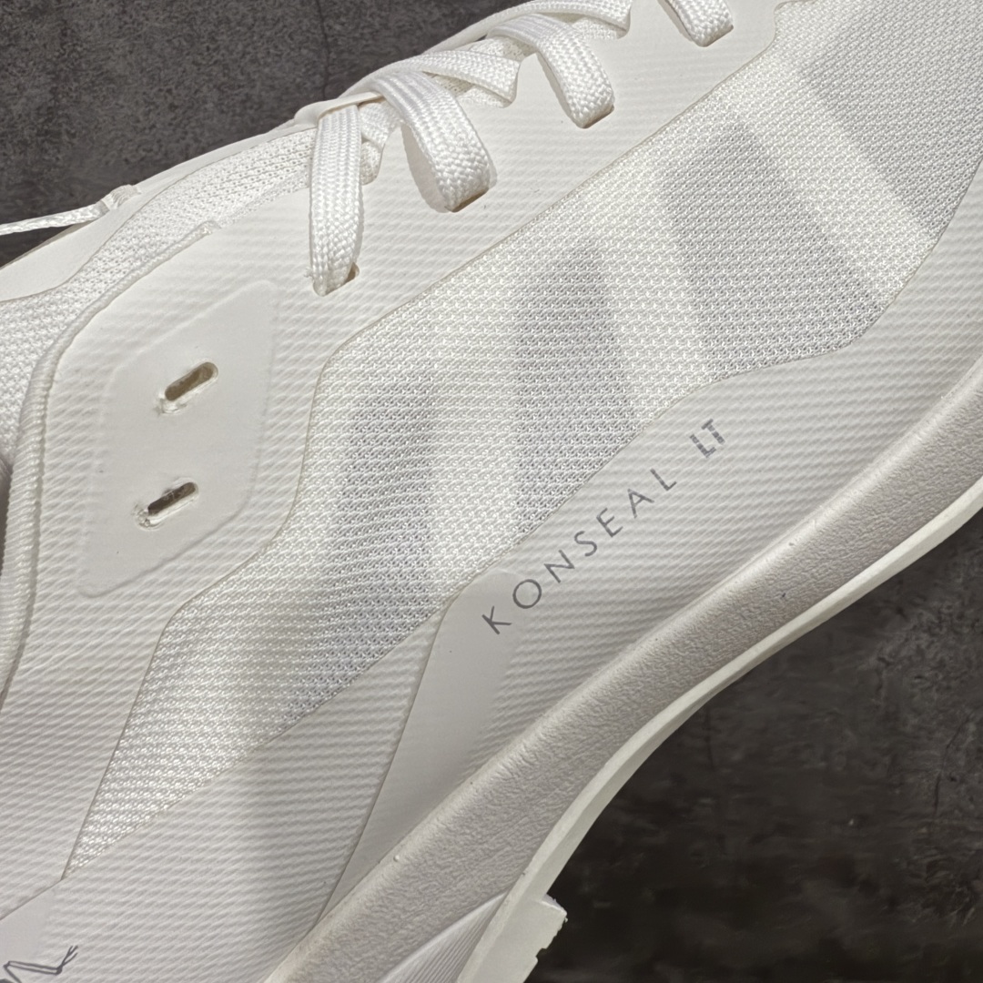 图片[4]-【莞产套盒版】ARC‘TERYX始祖鸟 KONSEAL LT 轻量 男女 登山鞋 夏季透气款 徒步 攀岩 徒步户外休闲鞋 莞产原单 代购指定版本 原数据开发 不掉标 正确高频字体 鸟爪细节完美 区别市场公版货 错误字体货 中底带钢印 礼盒装 男女码齐 带半码 上脚舒适轻便无负重感 四季百搭 始祖鸟 KONSEAL LT轻量户外鞋，这双鞋，不仅仅可以穿着逛街上班，更可以穿着徒步旅游甚至攀岩！说实话，没多少人真的会去攀岩，经我们试穿，这双鞋，日常穿也是非常舒服轻便！搭配日常的衣服完全不违和！结构中底TPU底盘，保护双脚。配置3D模具保护双脚+一体化系带系统，鞋面防撕裂网布、TPU保护膜和牛巴革合成面料，喜欢放心入！这种类型的鞋子咱们家超难得遇到一次，喜欢一定不要错过 尺码：36 36.5 37 38 38.5 39 40 40.5 41 42 42.5 43 44 44.5 45-选品中心