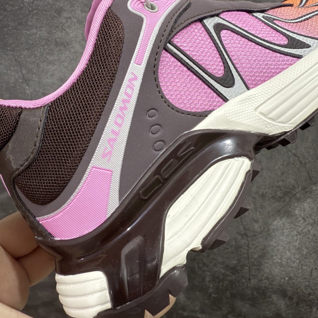 图片[3]-【666版本】SALOMON 萨洛蒙 XT-WHISPER 舒适百搭耐磨轻便低帮 休闲越野训练城市通勤跑步鞋 男女同款 粉棕色 纯原外贸平台特供订单 耗时半年巨作 #全套原纸板楦头开发 #原厂特供网布配套加持 #确保原汁原味 完美呈现版型 #原档数据独家私模五层组合大底 #男女鞋同步官方开发至46 #原装Ortholite轻量化鞋垫 #中底布带钢印编号 原厂TPU锁扣 #进口港宝加持 后跟自然饱满 还原公司包裹性 #鞋面采用SENSIFT贴合技术 #全方位贴合包裹脚型 #鞋跟部鞋底牵引设计 #提供强大的抓地性能 #更适应野外崎岖不平的道路 #基于 SALOMON 初代 XT 鞋身造型并搭载 4D ADVANCED CHASSIS™ 大底打造而成 为这款 XT-WHISPER 带来了多项足部控制与保护等功能性 如在运动过程中控制左右晃动的过程而提高稳定性、改善长途越野过程中足中到足尖的过渡、提高感知岩石的精确度以抵抗尖锐物体对脚底的伤害以及采用动态缓冲来增强穿着舒适感 从而减轻疲劳感 使 XT-WHISPER 成为一双舒适且安全的户外之履 货号：478787 尺码：36 36.5 37.5 38 38.5 39 40 40.5 41 42 42.5 43 44 45 46-选品中心