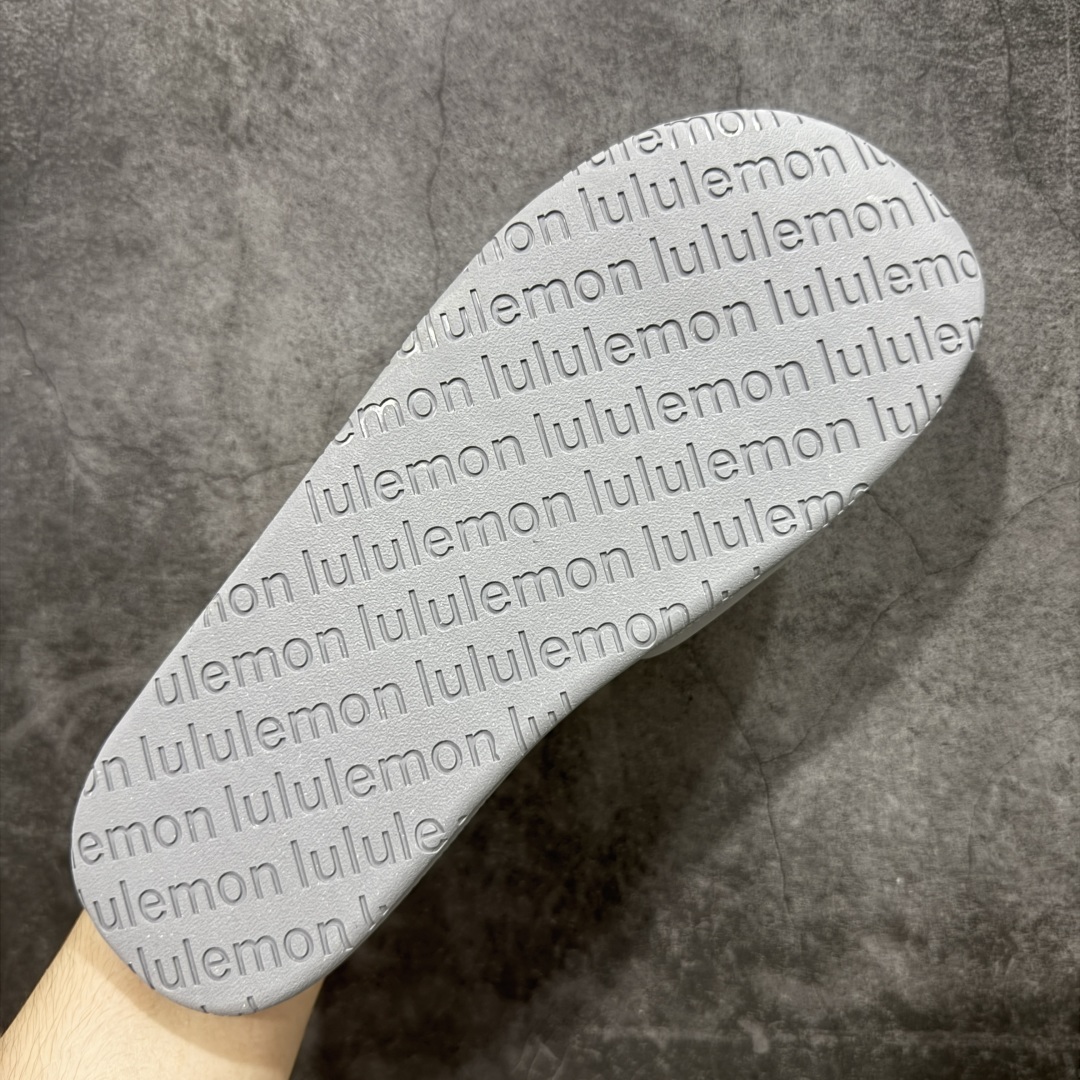 图片[9]-【pk版本】Lululemon Rsetfeel Slide 露露乐檬拖鞋 立体针织弹力鞋面轻量透气，中底采用Lululemon特别研发的加厚泡棉材料，利用专门的分层解构和泡棉技术实现了缓震和支撑性的平衡。采用TPU后跟支撑，减震设计，缓冲接地力，舒适回弹。 小红书爆款 一鞋难求👊🏻 尺码：36-45-选品中心