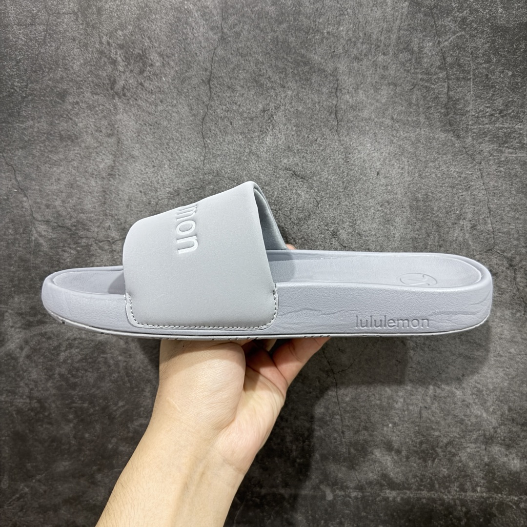 图片[2]-【pk版本】Lululemon Rsetfeel Slide 露露乐檬拖鞋 立体针织弹力鞋面轻量透气，中底采用Lululemon特别研发的加厚泡棉材料，利用专门的分层解构和泡棉技术实现了缓震和支撑性的平衡。采用TPU后跟支撑，减震设计，缓冲接地力，舒适回弹。 小红书爆款 一鞋难求👊🏻 尺码：36-45-选品中心