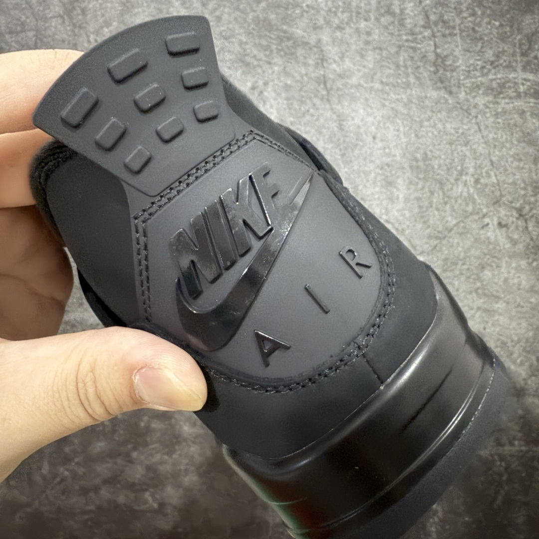 图片[2]-【GX版】Air Jordan 4 Retro AJ4 乔4黑猫2.0 FV5029-010 全新批次 重点区分市面 唯一正确细节 后跟饰片中心位置有合模线 超弹硅胶材质 内层不织布补强 补强为硅胶提供更强耐久性 避免断裂 圈内最强四代 耗时半年巨作 全套原纸板楦头开发 原厂特供皮料加持 确保原汁原味 完美呈现四代版型 一比一鞋头弧度高度鞋身弧度 数据细节工艺流程均保持原鞋一致 原厂TPU网格鞋带扣 正确内里网布 菱角分明不变形无多余毛边 柔软性质感一致于原鞋 市场唯一原厂鞋扣模具 背面可见隐藏注塑口 原厂织唛标 原厂飞人电绣工艺 尾指中部跳三针 独家绑鞋带手法 印刷中底布 四线拉帮 米色美纹纸贴合固定 进口港宝加持 后跟自然饱满 全鞋荧光划线卡点 追求极致完美 每一双都是工艺品 多重QC质检 超越公司货的品控标准 实实在在的免检产品 尺码：40 40.5 41 42 42.5 43 44 44.5 45 45.5 46 47.5 48.5-选品中心