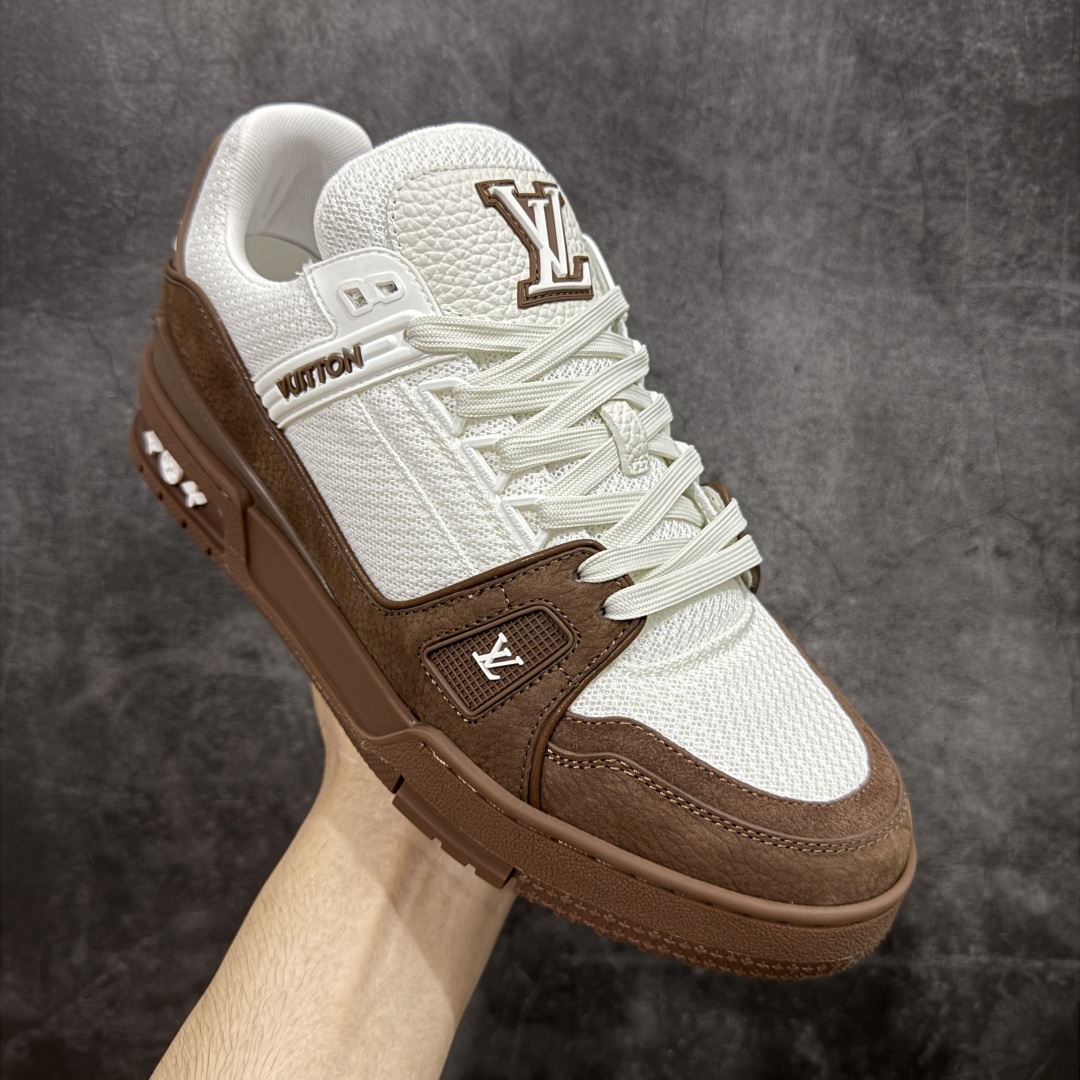 图片[3]-【专柜版/海淘代购版】 现货当天可取 LV Trainer系列高奢运动鞋 棕白色 新款芯片顶级 潮人必备单品 同步ZP官网空胶工艺 鞋舌、挂饰均镶嵌NFC芯片感应装置 正确胶片断点式设计 中底正确还原原版油印字母比例 1：1原楦格板、楦头、刀磨全新升级！ 独家订制顶级压纹麂皮 原版开模TPU大底 质感原版一致 垫脚聚米微料加透气英伦网布 披靡市场任何版本！细节完美呈现！ 代购指定版本 全新升级最新双盒包装 扫码秒进官网！ 全套包装配件同比原版 尺码： 38-46-选品中心