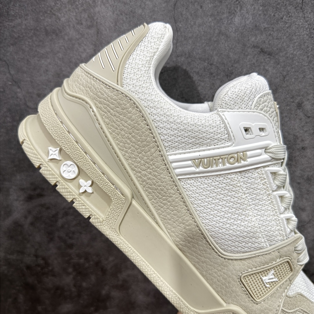 图片[7]-【专柜版/海淘代购版】 现货当天可取 LV Trainer系列高奢运动鞋 灰白色 新款芯片顶级 潮人必备单品 同步ZP官网空胶工艺 鞋舌、挂饰均镶嵌NFC芯片感应装置 正确胶片断点式设计 中底正确还原原版油印字母比例 1：1原楦格板、楦头、刀磨全新升级！ 独家订制顶级压纹麂皮 原版开模TPU大底 质感原版一致 垫脚聚米微料加透气英伦网布 披靡市场任何版本！细节完美呈现！ 代购指定版本 全新升级最新双盒包装 扫码秒进官网！ 全套包装配件同比原版 尺码： 38-46-选品中心