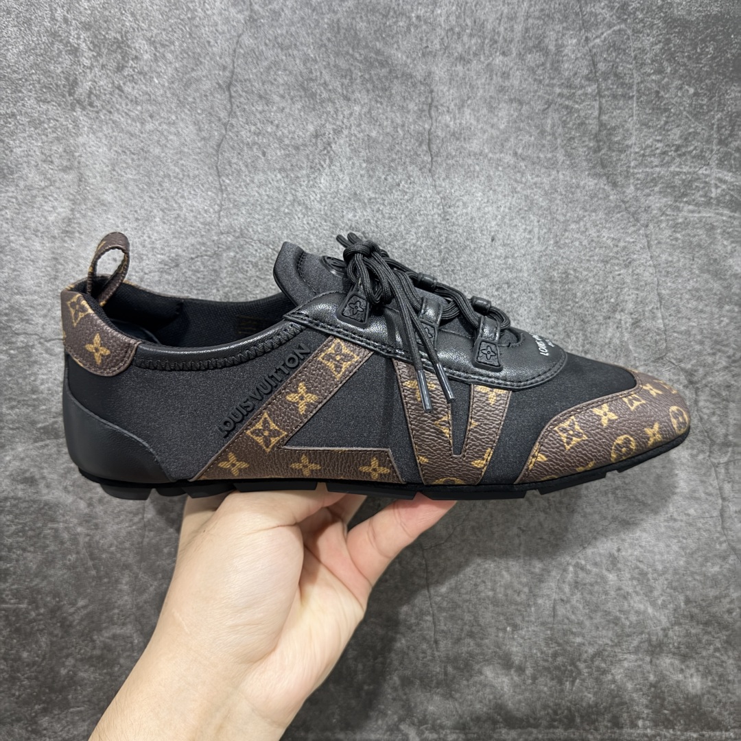【专柜版/海淘代购】Louis Vuitton 春夏 Sneakerina LV 路易威登 系列运动鞋 德训鞋 平底鞋休闲鞋 海淘代购同渠道品质 高端零售 外贸充正专供 高端礼盒 市场最强级别没有之一💪🏻 原版购入开发 ZP级全套包装 完美楦型 正确卡色 质感媲美原版 细节与原版一致 请注意区分市面通货材 尺码:35 36 37 38 39 40-选品中心
