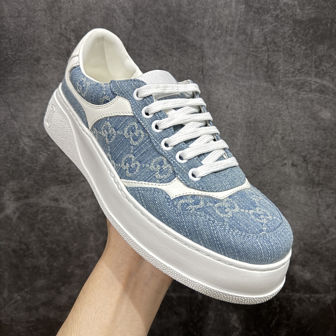 图片[3]-【专柜版/海淘代购版】Gucci 2025全新升级版 GG情侣款厚底饼干鞋 小白鞋运动平板鞋 原版原色，配航空礼盒包装 明星 网红 小红书等必定种草打call❤ 原版定制牛皮面料(经典老花布，穿孔，压纹工艺)，原版底有大Gucci Logo，后跟还有个GG Logo， 原版定制，超柔软牛皮内里，牛皮垫脚👍 5cm*厚底，经典gucci织带 尺码：35-45-选品中心