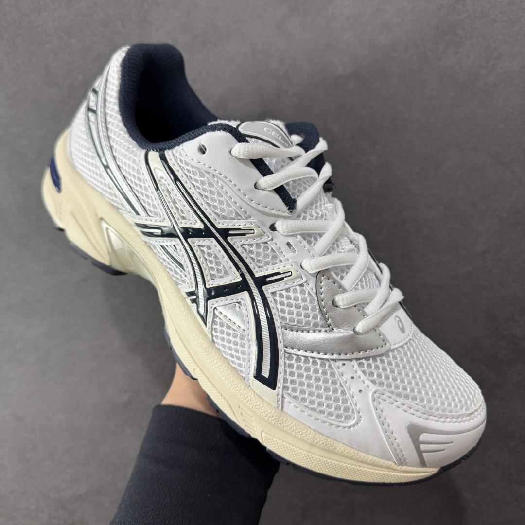 图片[3]-【K8版】ASICS 亚瑟士 GEL-1130 男女时尚透气 健步减震 运动潮流耐磨休闲鞋 选用网眼与皮革相接，复古而富有层次感。网布搭配银色金属感线条，虎爪 Logo 加入配色点缀，加深复古时尚美感Ortholite 鞋垫+搭载着 GEL 缓震胶的鞋底，同时辅以耐磨大底提供良好抓地力。复古美学入门代表作，重现2000年代后期的复古美学。 货号：1202A164-110 尺码：36-45半-选品中心