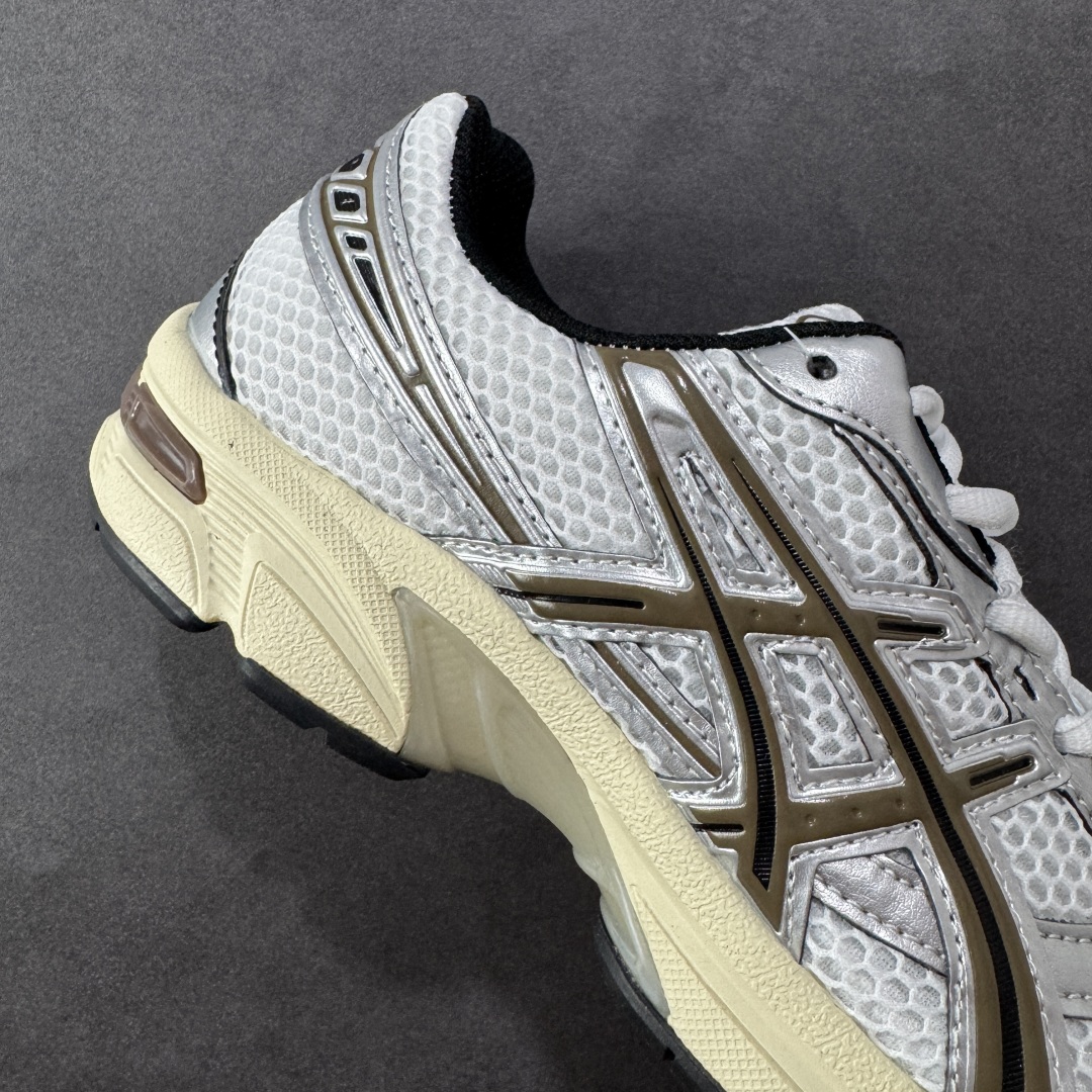 图片[6]-【K8版】ASICS 亚瑟士 GEL-1130 男女时尚透气 健步减震 运动潮流耐磨休闲鞋 选用网眼与皮革相接，复古而富有层次感。网布搭配银色金属感线条，虎爪 Logo 加入配色点缀，加深复古时尚美感Ortholite 鞋垫+搭载着 GEL 缓震胶的鞋底，同时辅以耐磨大底提供良好抓地力。复古美学入门代表作，重现2000年代后期的复古美学。 货号：1201A256-113 尺码：36-45半-选品中心