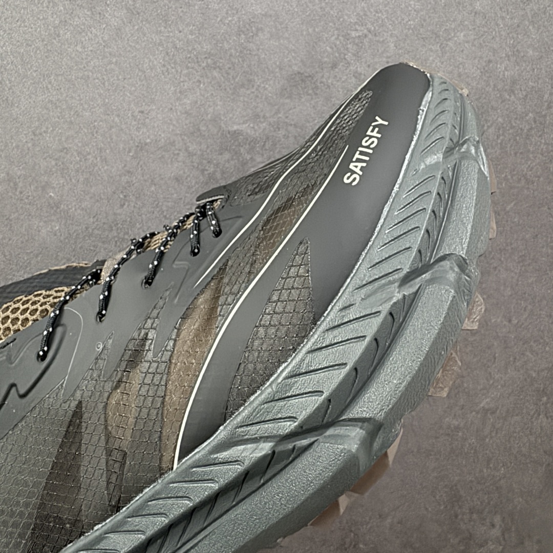 图片[5]-【公司级】Satisfy xHOKA ONE ONE Mafate Speed 4 玛法特4系列低帮厚底轻量户外越野运动慢跑鞋 采用半透明轻量化纱网热熔面料材质 搭载轻量化材料超轻量泡棉中底 外置V版橡胶防滑黄金大底 此球鞋继承了HOKA的经典越野鞋型MAFATE SPEED4的设计 更在此基础上进行了创新和提升 使得它既适合户外越野跑，又充满了时尚潮流的元素。它的半透明鞋面设计 不仅让鞋身看起来更加轻便 而且提供了良好的透气性 而保护性的防撕裂尼龙面料，则确保了在复杂地形中的耐用性。 双层ProFly™中底的 用，是这款鞋的另一个亮点。 VIBRAM MEGAGRIP®及 LITEBASE®大底的搭载，更是让这款鞋在保持高抓地力的 减轻了鞋底的重量 货号： 1157050/COFF 尺码： 36 36.5 37.5 38 38.5 39 40 40.5 41.5 42 42.5 43 44 44.5 45-选品中心