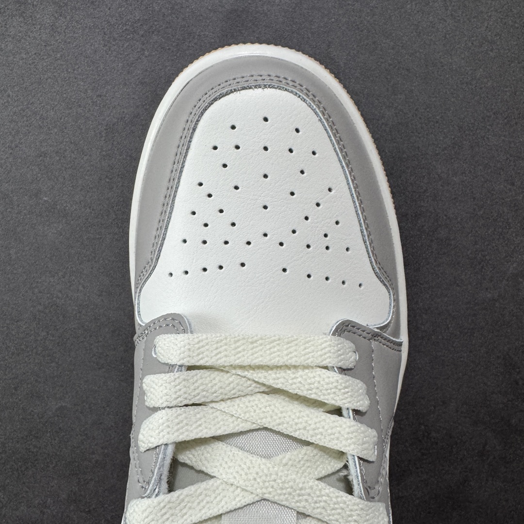 图片[8]-【K版】Air Jordan AJ1 Low 低帮 白灰 553558-169 全新流水线出品 市场第二梯队最强版 全部原鞋开发 原楦原纸板开发 全鞋电脑针车 原厂内置全掌气垫 原盒内在原标 唯一Zp原版鞋带绑法 免检产品 全新2022版型 全头层皮料 完美零毛边处理 原厂配置全掌气垫 价格定位良心 新配色陆续出货 尺码：36 36.5 37.5 38 38.5 39 40 40.5 41 42 42.5 43 44 44.5 45 46-选品中心