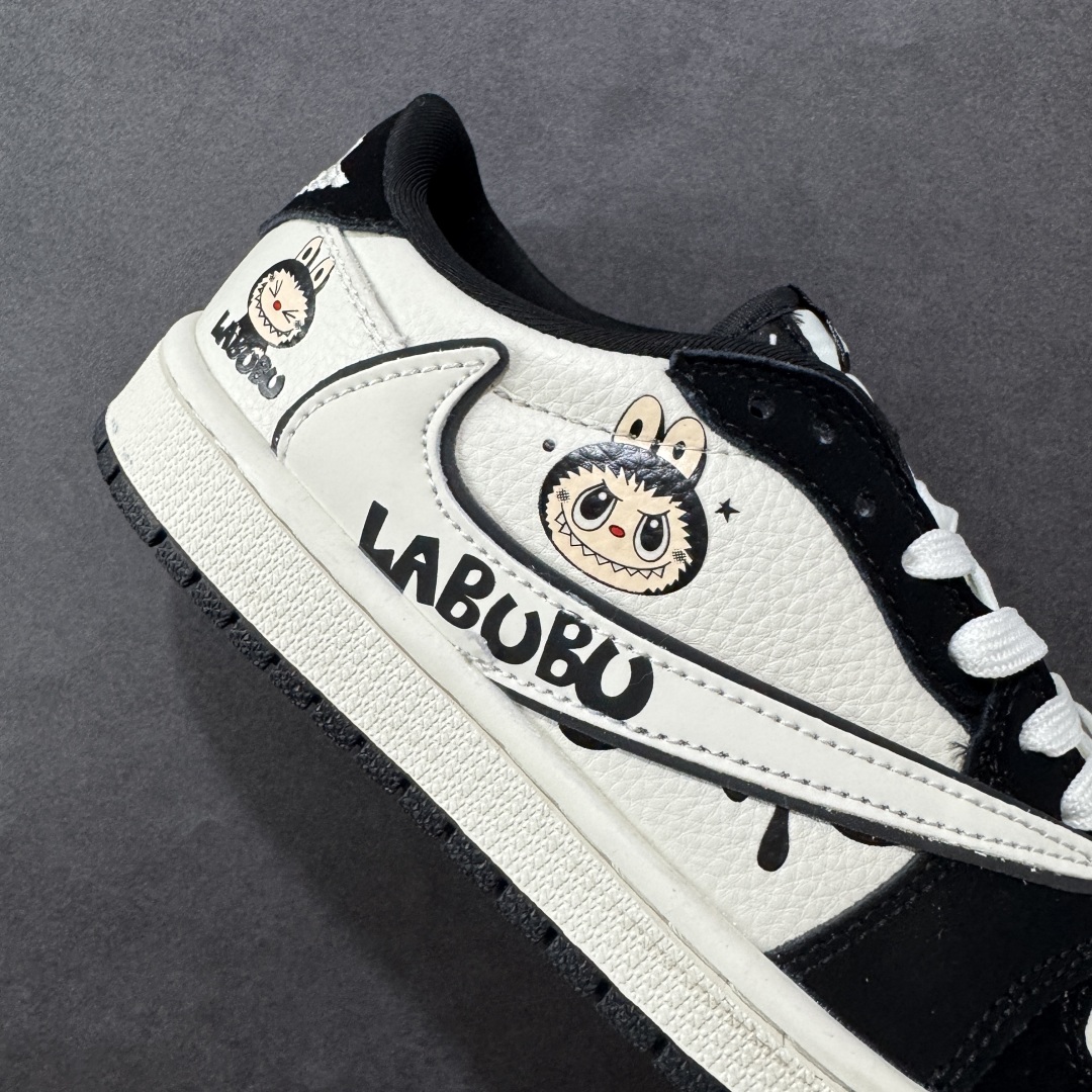 图片[6]-【定制版】Travis Scott x Nike Air Jordan 1 Low x 拉布布涂鸦 Air Jordan 1 Low 反转黑白拉布布倒钩 纯原版本 全鞋采用原装头层皮，用料扎实 精雕细琢 鞋型极致还原 飞翼3D打印改良 深度立体 四线中底拉帮皮料选材 钢印 背胶一应俱全 全新批次 原装原模大底全鞋原厂定制皮料，手感细腻正确折边工艺 完美细节诠释 货号：XB1979 017 尺码：36 36.5 37.5 38 38.5 39 40 40.5 41 42 42.5 43 44 44.5 45-选品中心