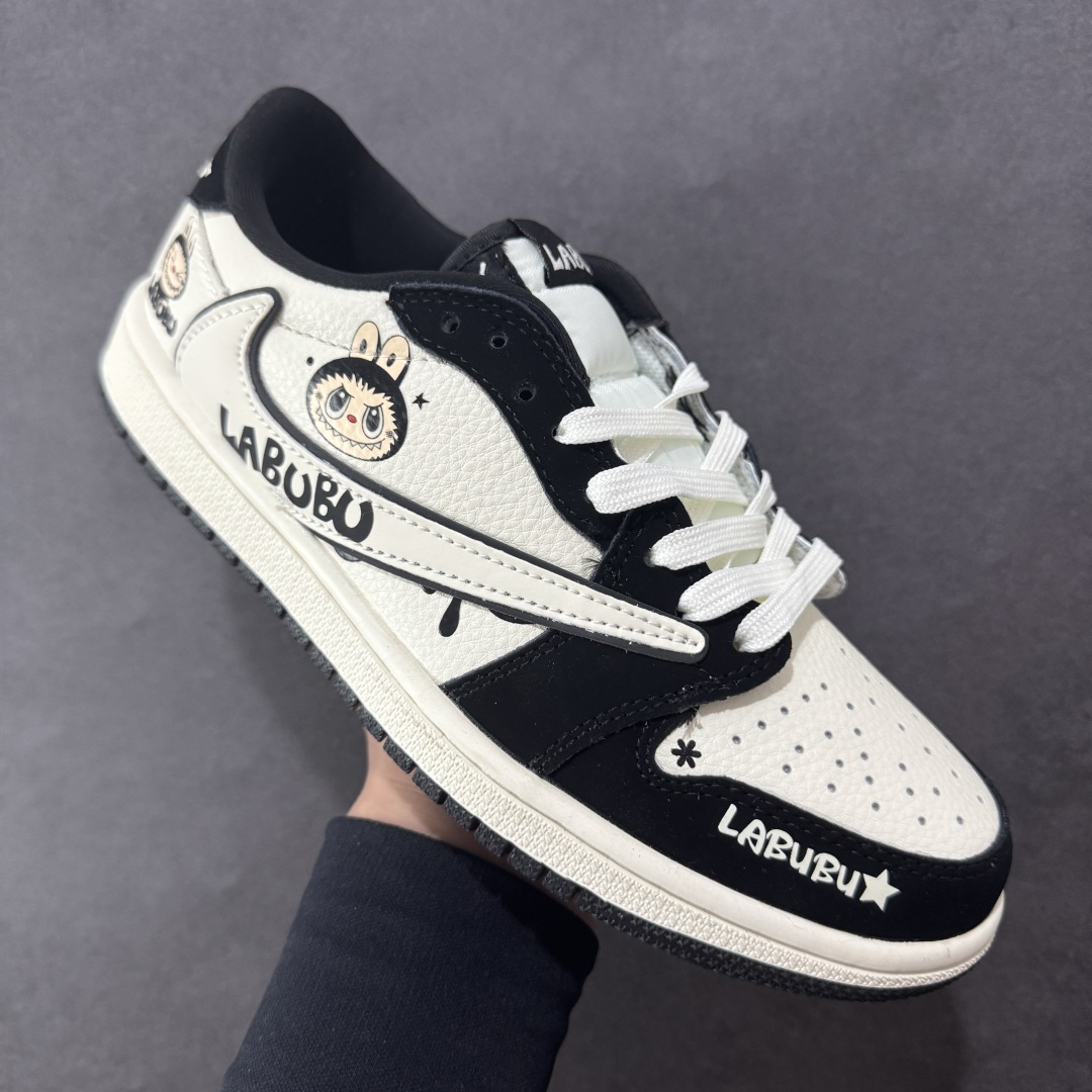 图片[3]-【定制版】Travis Scott x Nike Air Jordan 1 Low x 拉布布涂鸦 Air Jordan 1 Low 反转黑白拉布布倒钩 纯原版本 全鞋采用原装头层皮，用料扎实 精雕细琢 鞋型极致还原 飞翼3D打印改良 深度立体 四线中底拉帮皮料选材 钢印 背胶一应俱全 全新批次 原装原模大底全鞋原厂定制皮料，手感细腻正确折边工艺 完美细节诠释 货号：XB1979 017 尺码：36 36.5 37.5 38 38.5 39 40 40.5 41 42 42.5 43 44 44.5 45-选品中心