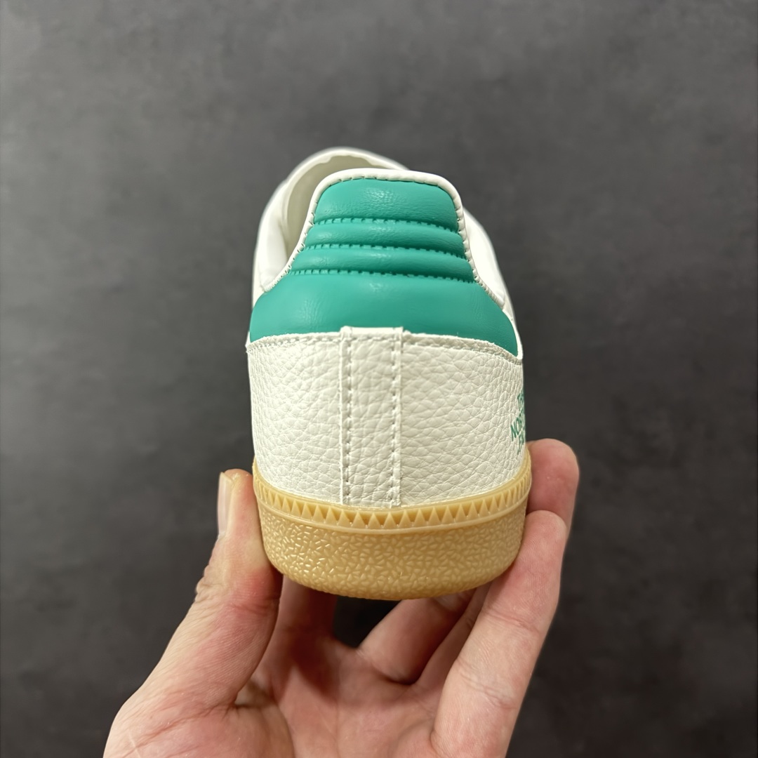 图片[4]-【定制版】adidas originals Samba OG x The North Face 绿白 桑巴舞系列复古经典轻便板鞋 此款以简约大方的造型设计 给人以随性休闲的时尚格调 穿着舒适轻便，运动灵活自如 满足日常个性穿搭 货号：XR0012 尺码：36 36.5 37 38 38.5 39 40 40.5 41 42 42.5 43 44 44.5 45-选品中心