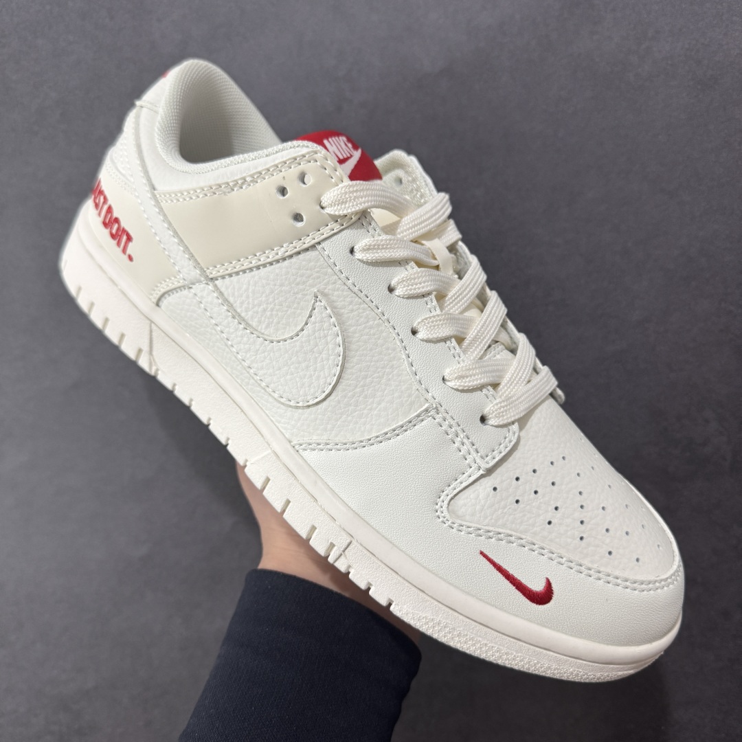 图片[3]-【定制版】Nike SB Dunk Low x Just Do It 米白红小勾 原装头层材料 独家版型蒸餾加工 帶來的是更好的视觉和脚感体验 大厂纯原品质出货 清洁度 电绣工艺 皮料切割干净无任何毛边 细节完美 货号：CS1688 113 尺码：36 36.5 37.5 38 38.5 39 40 40.5 41 42 42.5 43 44 44.5 45 编码：HXSB330340-选品中心