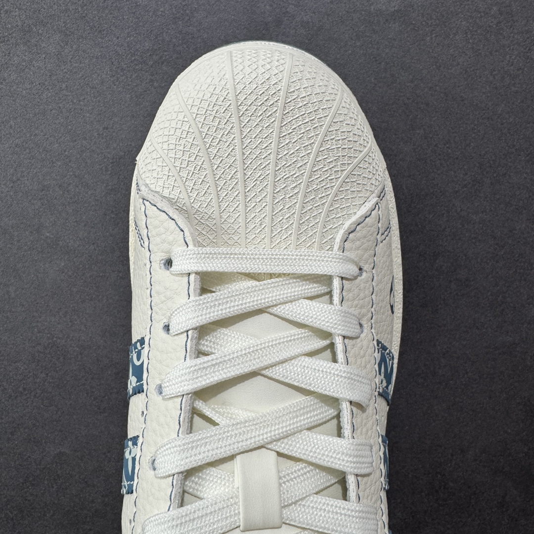 图片[8]-【定制版】Adidas Originals Superstar 阿迪达斯 三叶草 贝壳头’DIY’系列低帮经典百搭休闲运动板鞋 原装头层材料 用料绝不含糊 独家版型蒸餾加工帶來的是更好的视觉和脚感体验 清洁度 电绣工艺 皮料切割干净无任何毛边 细节完美 货号：DS0004 尺码：36 36.5 37 38 38.5 39 40 40.5 41 42 42.5 43 44 45 编码：QFB290300-选品中心