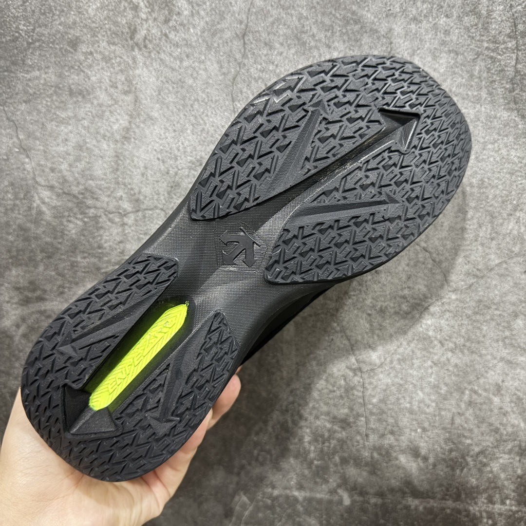 图片[9]-【公司级】DESCENTE BOA 迪桑特 运动慢跑鞋 透气针织鞋面搭配BOA螺丝系带系统，带来舒适便捷的穿着体验！较厚的鞋底设计为跑步提供更好的缓震舒适性(前掌及后跟特别加高侧墙，提升侧向稳定效果)！ 尺码： 39 40 41 42 43 44-选品中心