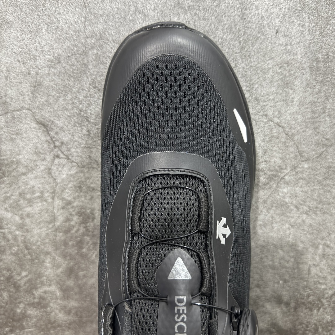 图片[5]-【公司级】DESCENTE BOA 迪桑特 运动慢跑鞋 透气针织鞋面搭配BOA螺丝系带系统，带来舒适便捷的穿着体验！较厚的鞋底设计为跑步提供更好的缓震舒适性(前掌及后跟特别加高侧墙，提升侧向稳定效果)！ 尺码： 39 40 41 42 43 44-选品中心