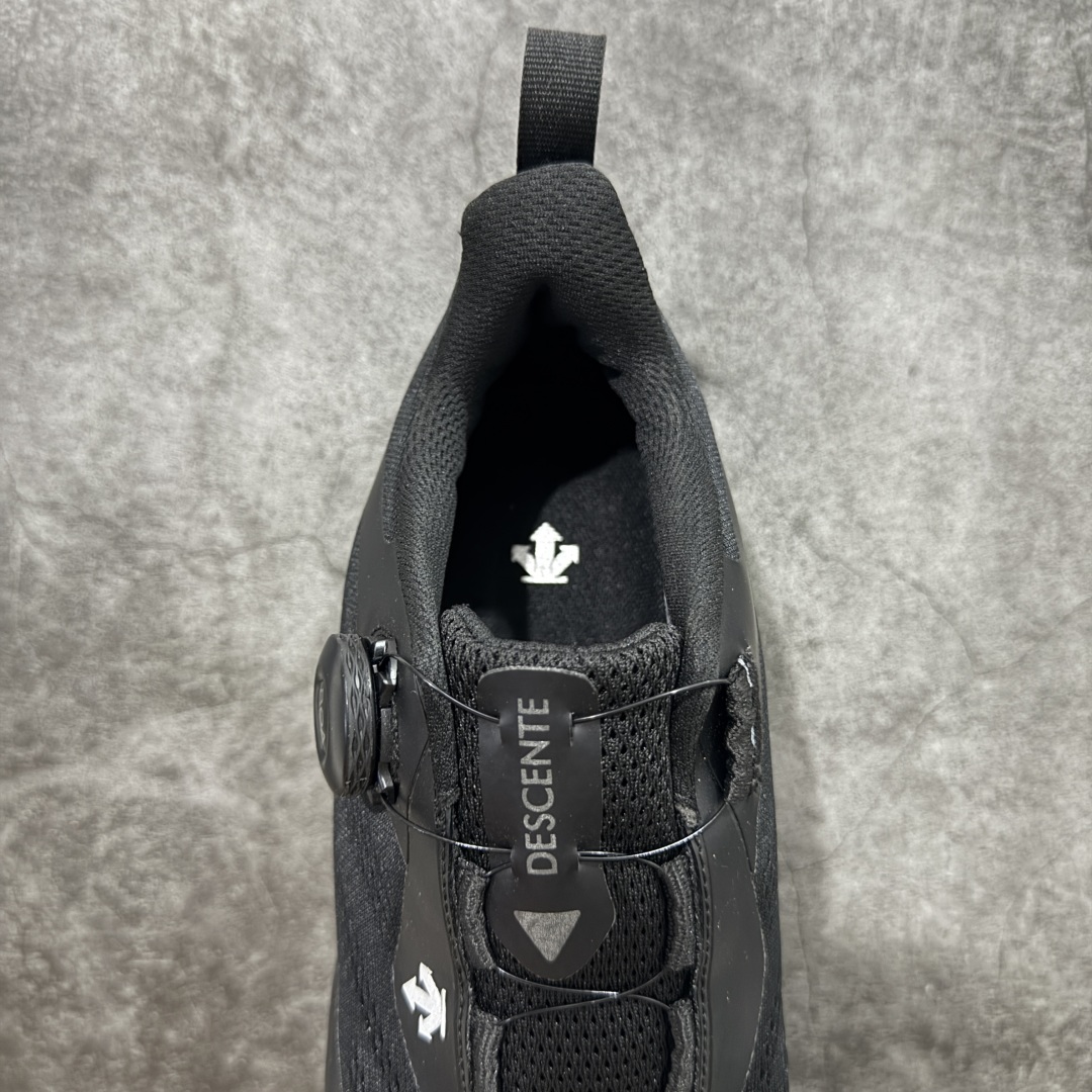 图片[8]-【公司级】DESCENTE BOA 迪桑特 运动慢跑鞋 透气针织鞋面搭配BOA螺丝系带系统，带来舒适便捷的穿着体验！较厚的鞋底设计为跑步提供更好的缓震舒适性(前掌及后跟特别加高侧墙，提升侧向稳定效果)！ 尺码： 39 40 41 42 43 44-选品中心