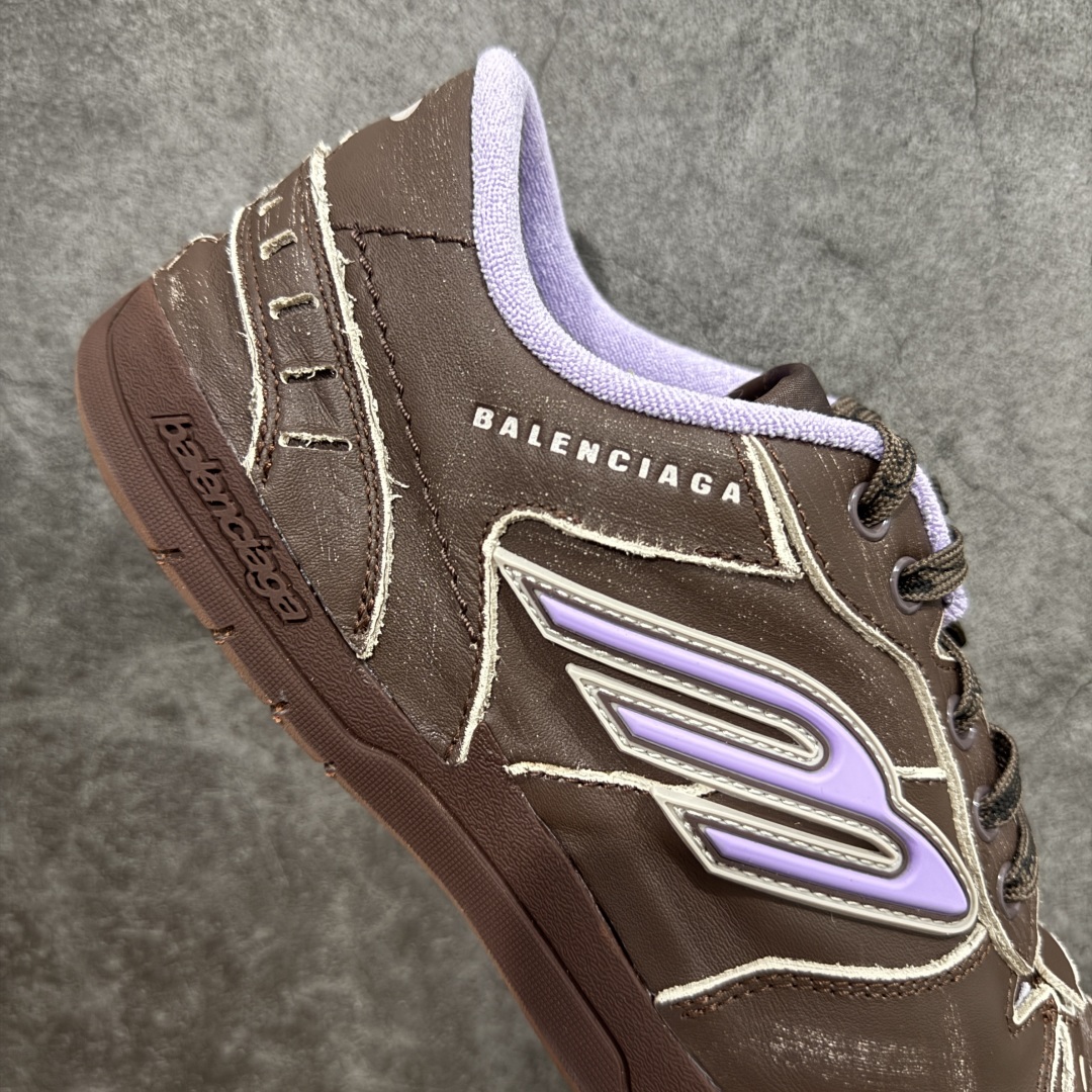 图片[7]-【XA纯原版】Balenciaga Hamptons Worn-Out 巴黎世家十八18代 涤纶（聚酯纤维）牛皮革 圆头系带 低帮 生活休闲鞋板鞋 全套原纸板楦头开发 最原汁原味的灵魂版型 全鞋荧光划线卡点 胶水把控整洁度追求极致完美 每一双都是工艺品 多重QC质检 超越公司货的品控标准 实实在在的免检产品 原盒原配 正确字体电绣 粗细、位置、大小正确 侧边TPU 透气孔匹配意产原版 正确分离大底 TPU软底 原版一致大底LOGO 立体感十足 原厂皮料水洗做旧 采购原厂网纱 偏大一码 尺码：35 36 37 38 39 40 41 42 43 44 45 46-选品中心