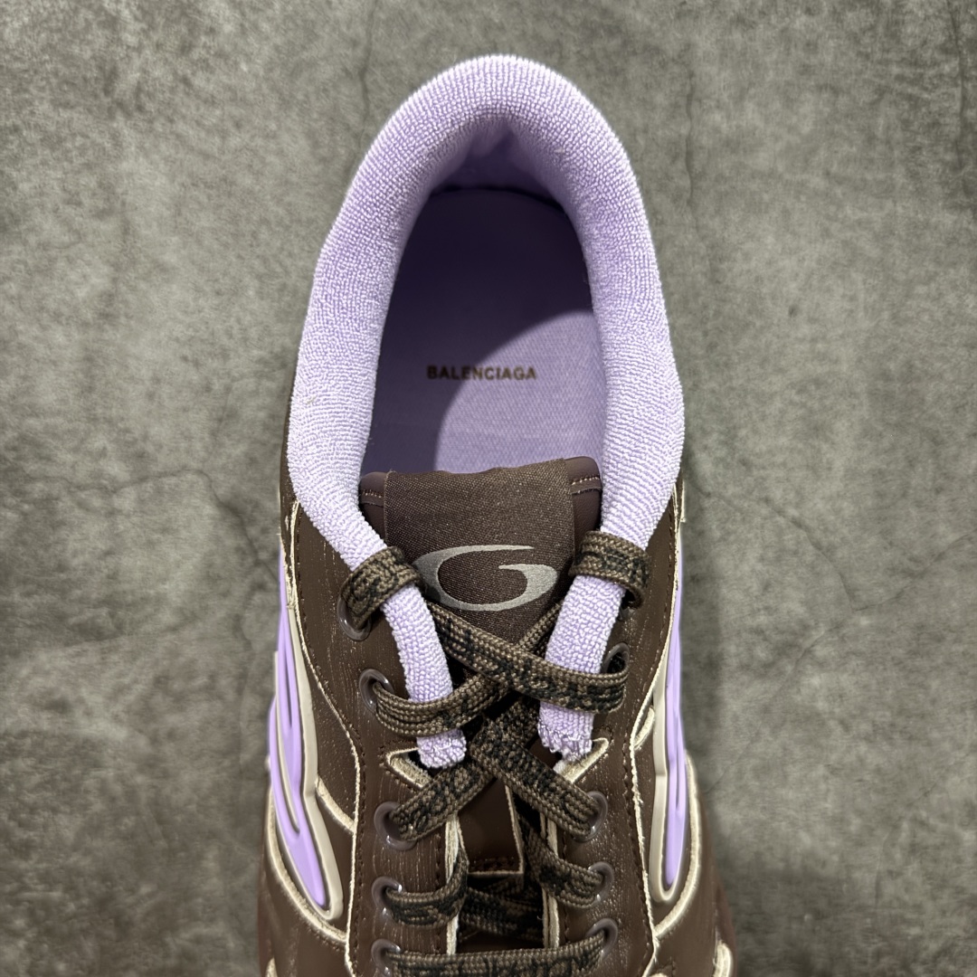 图片[8]-【XA纯原版】Balenciaga Hamptons Worn-Out 巴黎世家十八18代 涤纶（聚酯纤维）牛皮革 圆头系带 低帮 生活休闲鞋板鞋 全套原纸板楦头开发 最原汁原味的灵魂版型 全鞋荧光划线卡点 胶水把控整洁度追求极致完美 每一双都是工艺品 多重QC质检 超越公司货的品控标准 实实在在的免检产品 原盒原配 正确字体电绣 粗细、位置、大小正确 侧边TPU 透气孔匹配意产原版 正确分离大底 TPU软底 原版一致大底LOGO 立体感十足 原厂皮料水洗做旧 采购原厂网纱 偏大一码 尺码：35 36 37 38 39 40 41 42 43 44 45 46-选品中心