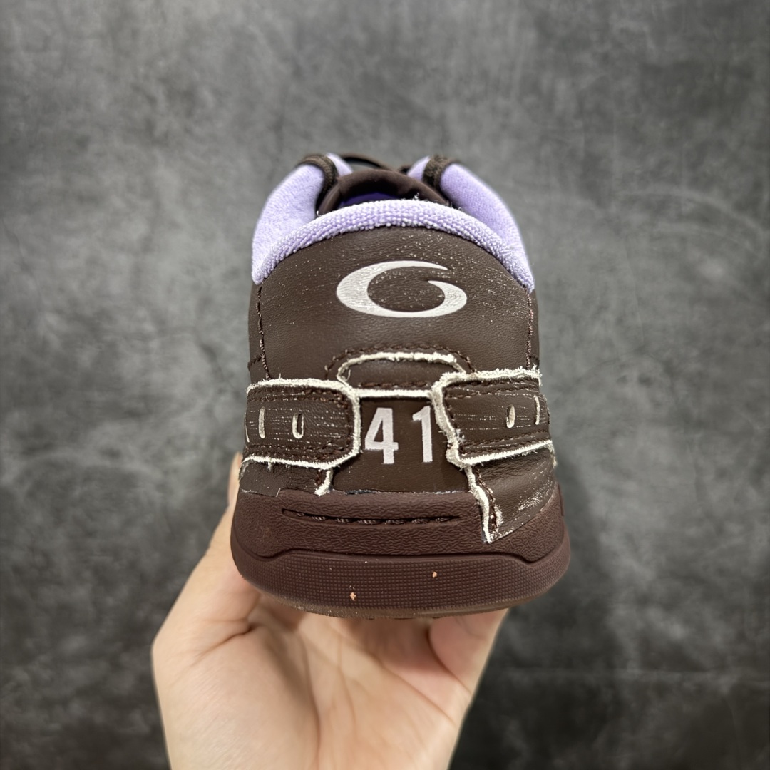 图片[4]-【XA纯原版】Balenciaga Hamptons Worn-Out 巴黎世家十八18代 涤纶（聚酯纤维）牛皮革 圆头系带 低帮 生活休闲鞋板鞋 全套原纸板楦头开发 最原汁原味的灵魂版型 全鞋荧光划线卡点 胶水把控整洁度追求极致完美 每一双都是工艺品 多重QC质检 超越公司货的品控标准 实实在在的免检产品 原盒原配 正确字体电绣 粗细、位置、大小正确 侧边TPU 透气孔匹配意产原版 正确分离大底 TPU软底 原版一致大底LOGO 立体感十足 原厂皮料水洗做旧 采购原厂网纱 偏大一码 尺码：35 36 37 38 39 40 41 42 43 44 45 46-选品中心