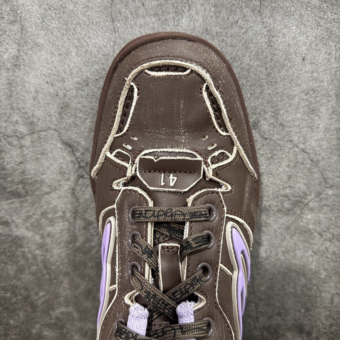 图片[5]-【XA纯原版】Balenciaga Hamptons Worn-Out 巴黎世家十八18代 涤纶（聚酯纤维）牛皮革 圆头系带 低帮 生活休闲鞋板鞋 全套原纸板楦头开发 最原汁原味的灵魂版型 全鞋荧光划线卡点 胶水把控整洁度追求极致完美 每一双都是工艺品 多重QC质检 超越公司货的品控标准 实实在在的免检产品 原盒原配 正确字体电绣 粗细、位置、大小正确 侧边TPU 透气孔匹配意产原版 正确分离大底 TPU软底 原版一致大底LOGO 立体感十足 原厂皮料水洗做旧 采购原厂网纱 偏大一码 尺码：35 36 37 38 39 40 41 42 43 44 45 46-选品中心