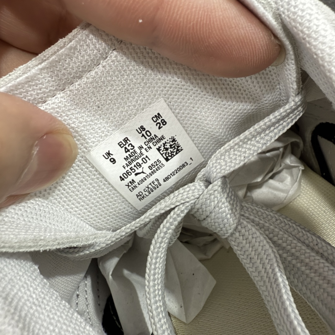 图片[8]-【首发版】巴黎世家联名款The Open Product x Puma Speedcat 极速赛车系列彪马低帮生活休闲鞋 原装档案原数据纸版楦型 采用原厂固色翻毛皮鞋面材质 二次成型\’猛帮\’成型工艺 全球知名运动品牌PUMA宝马赛车系列，融合了宝马车队的标志性配色，以趣味十足又前卫复古的设计引领潮流，将赛道精神融入街头时尚，开启前卫竞速之旅。自1978年巴伐利亚车队走上世界舞台，宝马赛车就在全球汽车制造和赛车运动领域留下了浓墨重彩的一笔。全新的两款BMW MMS Roma与BMW MMS Speedboat鞋款，均从宝马车型中汲取灵感。以黑或白为底色，融入经典配色，主打前卫复古风。Roma鞋款的鞋侧以复古的流线造型，缀以宝马经典Logo，巧妙吸睛；而Speedcat鞋款以亮眼三色条纹元素缀以舒适鞋面，赋予了独特的个性美学，演绎赛车的无尽能量 货号 406519 01 尺码 36 37 38 39 40 41 42 43 44 45 ｛官方同布 无半码｝ ⚠️-选品中心