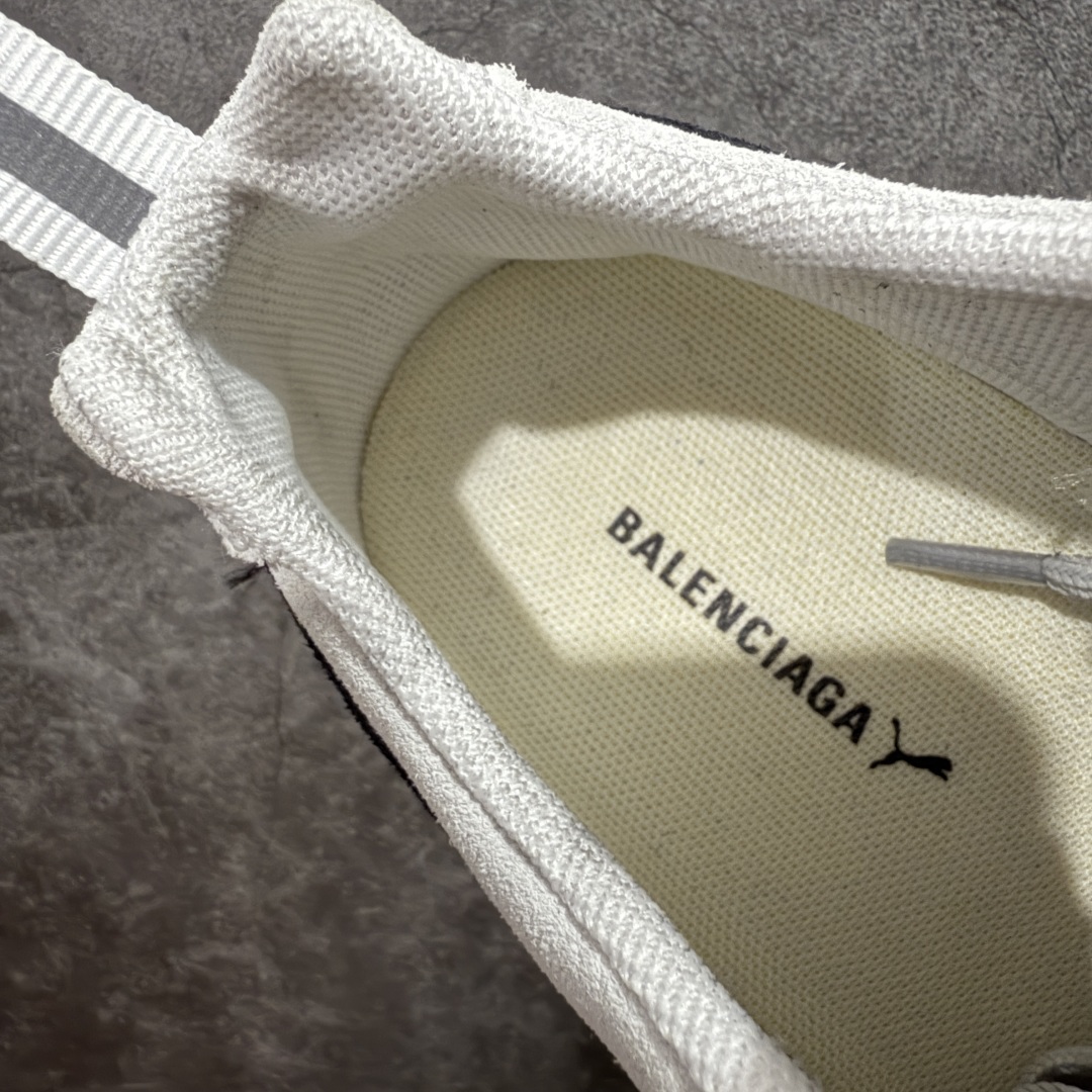 图片[9]-【首发版】巴黎世家联名款The Open Product x Puma Speedcat 极速赛车系列彪马低帮生活休闲鞋 原装档案原数据纸版楦型 采用原厂固色翻毛皮鞋面材质 二次成型\’猛帮\’成型工艺 全球知名运动品牌PUMA宝马赛车系列，融合了宝马车队的标志性配色，以趣味十足又前卫复古的设计引领潮流，将赛道精神融入街头时尚，开启前卫竞速之旅。自1978年巴伐利亚车队走上世界舞台，宝马赛车就在全球汽车制造和赛车运动领域留下了浓墨重彩的一笔。全新的两款BMW MMS Roma与BMW MMS Speedboat鞋款，均从宝马车型中汲取灵感。以黑或白为底色，融入经典配色，主打前卫复古风。Roma鞋款的鞋侧以复古的流线造型，缀以宝马经典Logo，巧妙吸睛；而Speedcat鞋款以亮眼三色条纹元素缀以舒适鞋面，赋予了独特的个性美学，演绎赛车的无尽能量 货号 406519 01 尺码 36 37 38 39 40 41 42 43 44 45 ｛官方同布 无半码｝ ⚠️-选品中心