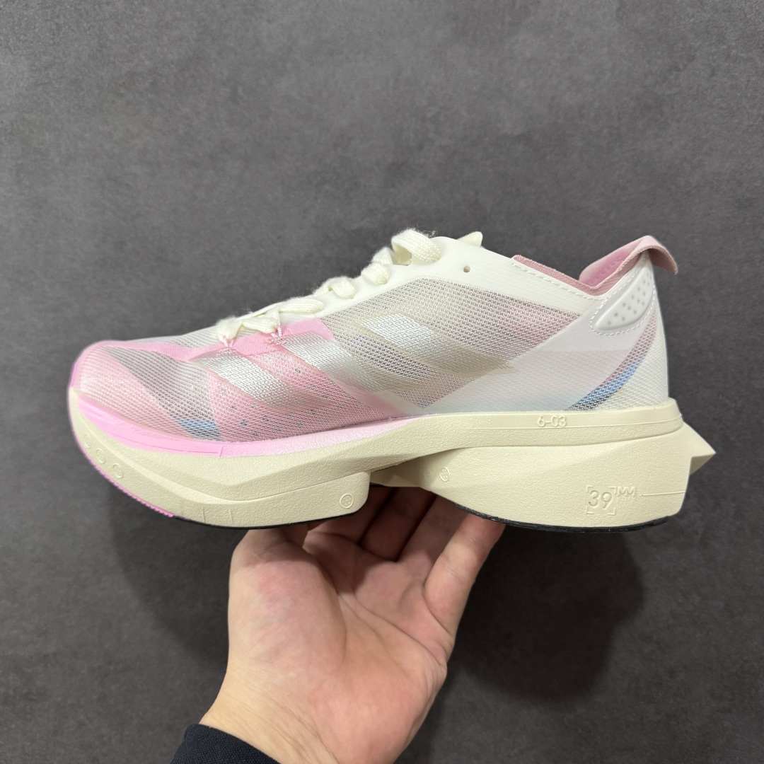 图片[2]-【公司级】AD Adizero Adios Pro 3 马拉松竞速专业跑鞋 针织网面非常轻薄 纤维间的缝隙很大 可以保证跑步时的透气、排汗效果 鞋舌直接与两侧的内衬和鞋底连接在一起 在跑步过程中不会被鞋舌的左右移动所困扰 在标准鞋带孔的基础上再拓宽一组鞋带孔 适合不同脚型的需求 突破性 EnergyRods 技术，有助于跑者实现更好的成绩 中底独特的LIGHTSTRIKE PRO泡棉材质 微弹感觉在跑步过程中给予了良好的支撑体验 对于顶级精英和高水平进阶跑者来说 ADIOS PRO是一双值得信赖的竞速比赛用鞋 货号：IG6440 尺码：36-40-选品中心