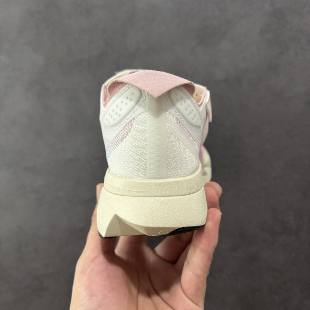 图片[4]-【公司级】AD Adizero Adios Pro 3 马拉松竞速专业跑鞋 针织网面非常轻薄 纤维间的缝隙很大 可以保证跑步时的透气、排汗效果 鞋舌直接与两侧的内衬和鞋底连接在一起 在跑步过程中不会被鞋舌的左右移动所困扰 在标准鞋带孔的基础上再拓宽一组鞋带孔 适合不同脚型的需求 突破性 EnergyRods 技术，有助于跑者实现更好的成绩 中底独特的LIGHTSTRIKE PRO泡棉材质 微弹感觉在跑步过程中给予了良好的支撑体验 对于顶级精英和高水平进阶跑者来说 ADIOS PRO是一双值得信赖的竞速比赛用鞋 货号：IG6440 尺码：36-40-选品中心