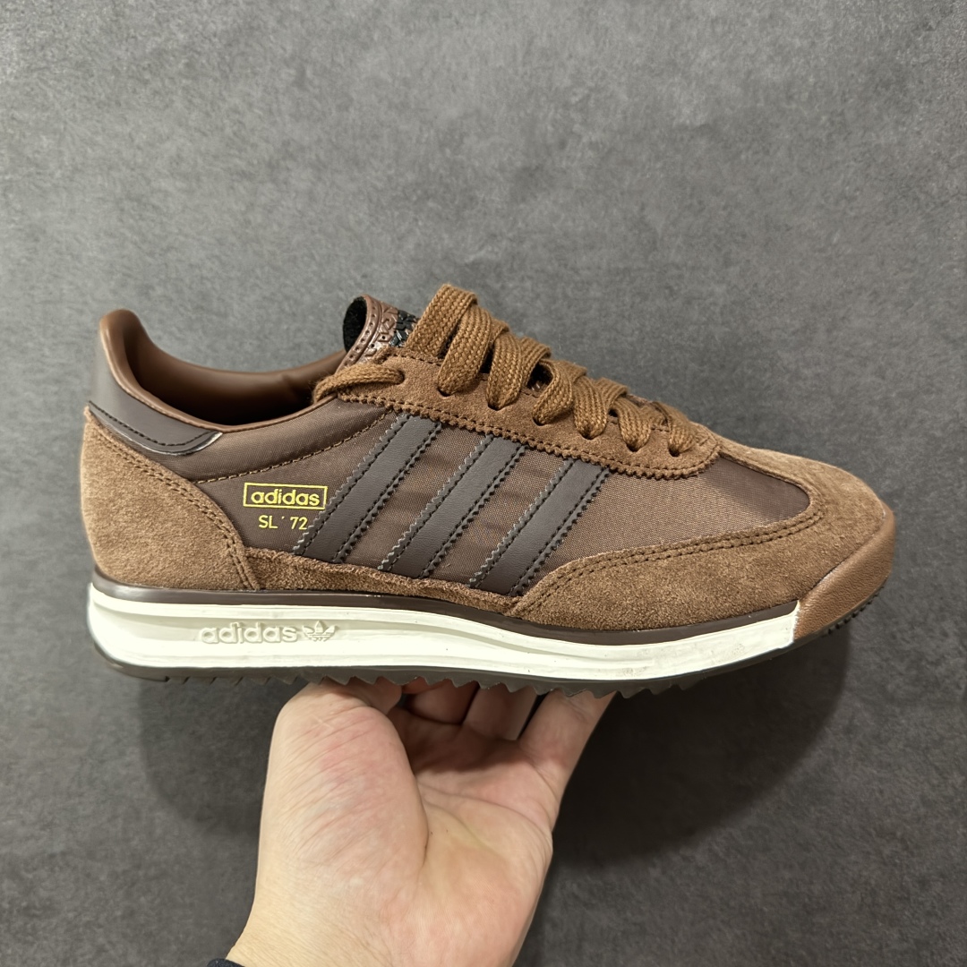 【正确版】adidas originals SL 72RS 超轻便透气复古慢跑鞋 鞋头的设计饱满圆润 鞋面是翻毛皮和尼龙材质结合 上脚舒适柔软 橡胶大底非常耐磨防滑 包裹性很好 整体纤长 货号: SL 72 RS 尺码: 36-45-选品中心