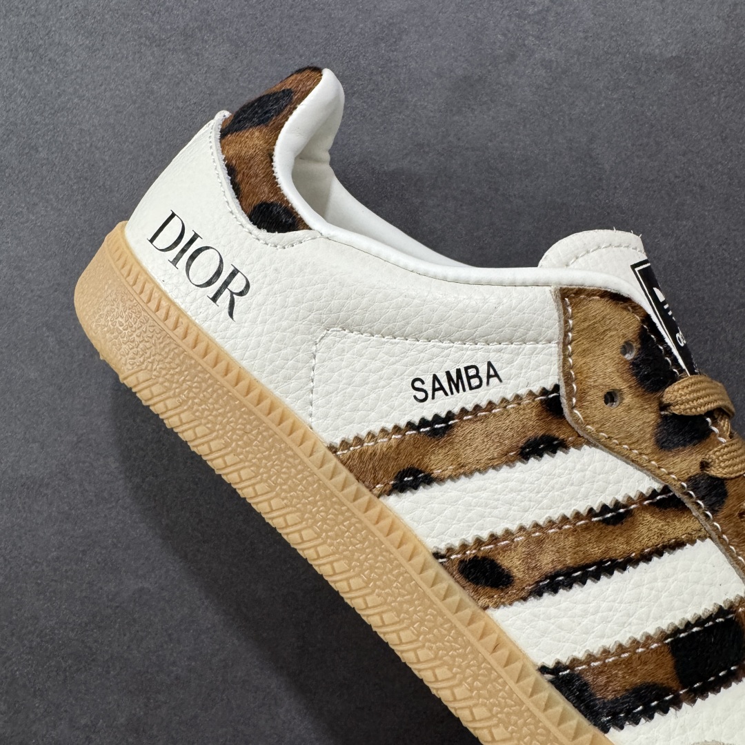 图片[6]-【定制版】Dior x Ad Samba Og 定制配色 迪奥联名 阿迪桑巴系列徳训风低帮百搭休闲板鞋 XR0009 定制鞋盒 大厂流水作业生产 超高清洁度 皮料切割干净无任何毛边 细节完美   尺码：36 36.5 37.5 38 38.5 39 40 40.5 41 42 42.5 43 44 44.5 45 编码：CCB270280-选品中心