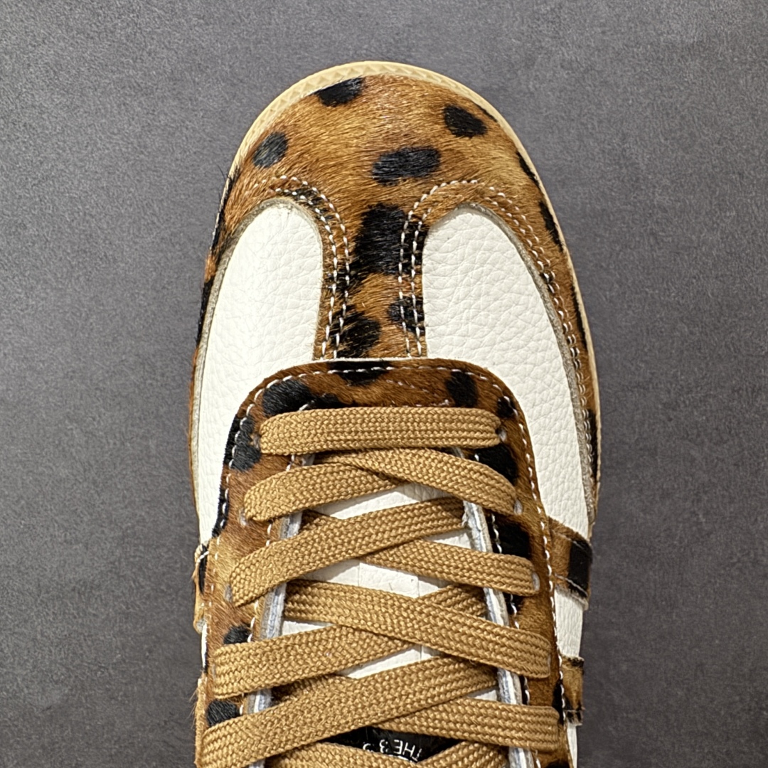 图片[8]-【定制版】Dior x Ad Samba Og 定制配色 迪奥联名 阿迪桑巴系列徳训风低帮百搭休闲板鞋 XR0009 定制鞋盒 大厂流水作业生产 超高清洁度 皮料切割干净无任何毛边 细节完美   尺码：36 36.5 37.5 38 38.5 39 40 40.5 41 42 42.5 43 44 44.5 45 编码：CCB270280-选品中心