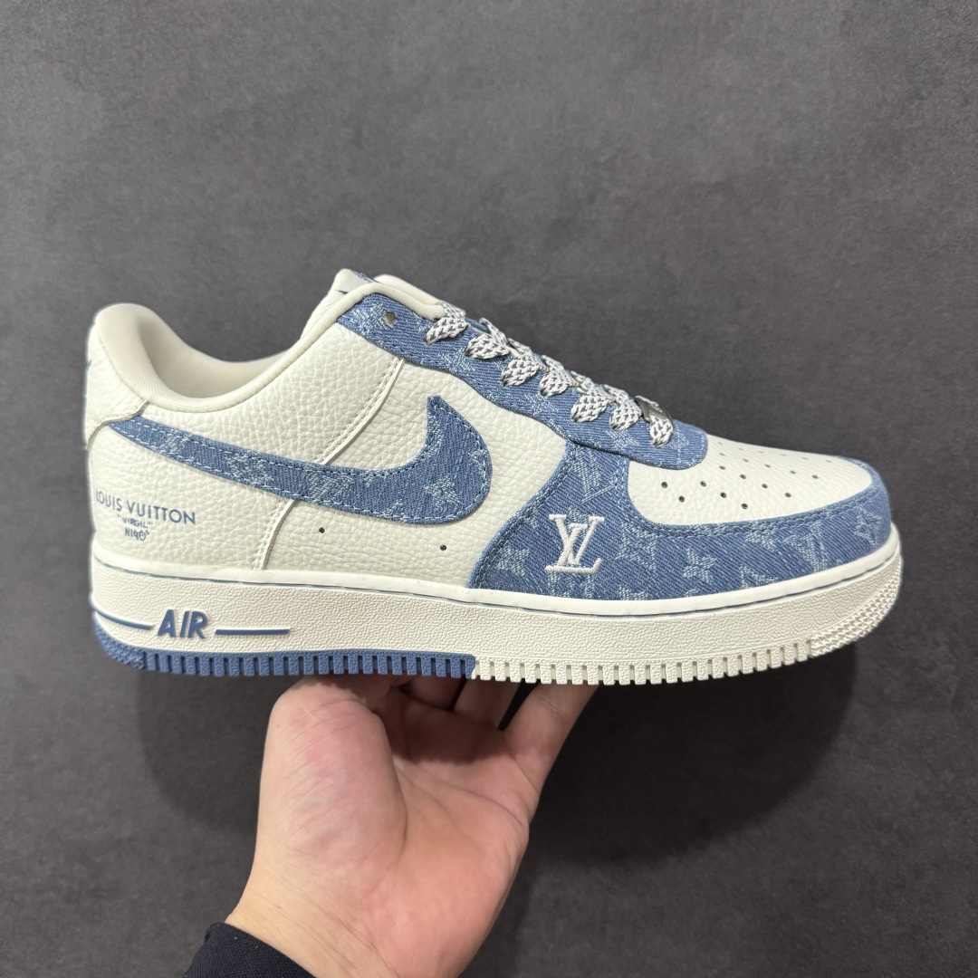 【定制版】Louis Vuitton x Nk Air Force 1’07 定制配色 Lv联名 空军一号低帮经典低帮休闲百搭板鞋 SC0601-555 定制鞋盒 大厂流水作业生产 超高清洁度 皮料切割干净无任何毛边 内置蜂窝气垫 细节完美   尺码:36 36.5 37.5 38 38.5 39 40 40.5 41 42 42.5 43 44 44.5 45 编码:HXSB310320-选品中心