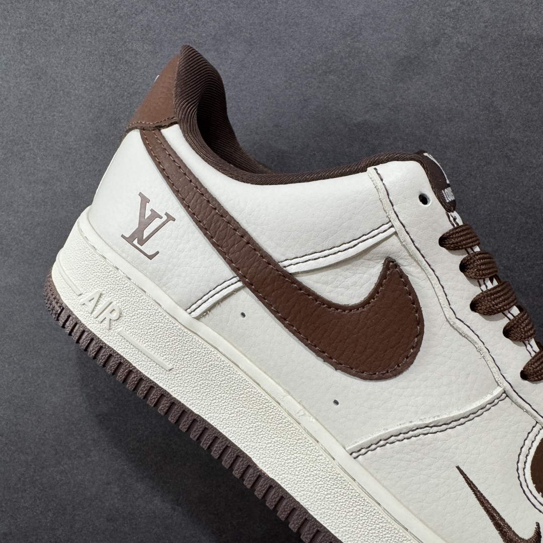 图片[6]-【定制版】Louis Vuitton x Nk Air Force 1’07 定制配色 Lv联名 空军一号低帮经典低帮休闲百搭板鞋 KK1988-087 定制鞋盒 大厂流水作业生产 超高清洁度 皮料切割干净无任何毛边 细节完美   尺码：36 36.5 37.5 38 38.5 39 40 40.5 41 42 42.5 43 44 44.5 45 编码：HXSA310320-选品中心