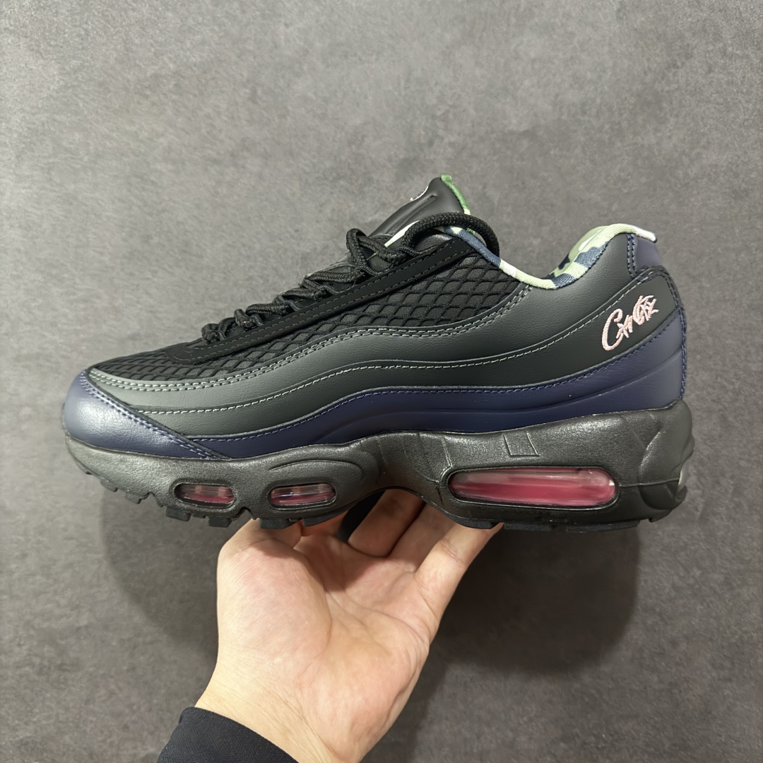图片[2]-【公司级】Corteiz x NK Air Max 95 联名复古舒适气垫运动鞋 FB2709-001 全部配色 原鞋开发生产 高度还原 一眼ZP既视感 男女鞋真标半码制 原楦原纸版数据开发 环保进口透气牛皮革材质 高弹EVA缓震中底组合开窗式Air气垫装置 外置防滑耐磨橡胶外底❗ 尺码：36 37.5 38 38.5 39 40 40.5 41 42 42.5 43 44 44.5 45 46 47.5-选品中心