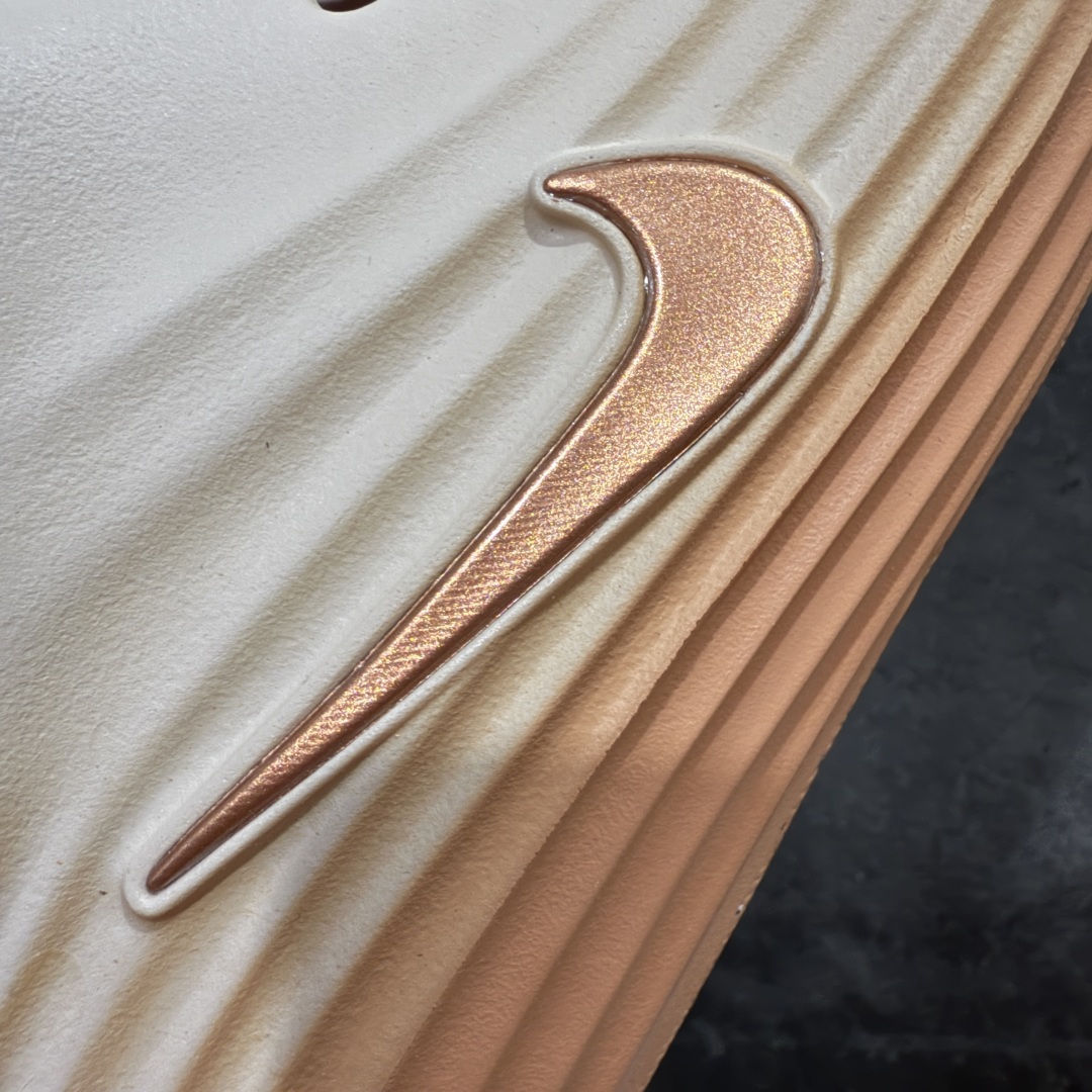 图片[3]-【LW版本】Nike Reactx Rejuven 8 耐克新款夏季沙滩凉鞋拖鞋洞洞鞋 HV5062-802 市场最高版本 没有之一 品质细节远远超越市面版本 欢迎对比 脚感材料都是原版同步 比市场货好太多 正确组合底 超高清洁度 完美版型 区别市面通货 采用质感柔软且出众回弹的 ReactX泡绵，发泡组合大底 脚感十分舒适，缔造非凡舒适的日常穿着体验，助你保持活力。  尺码：36-49.5 建议选大半码到一码-选品中心