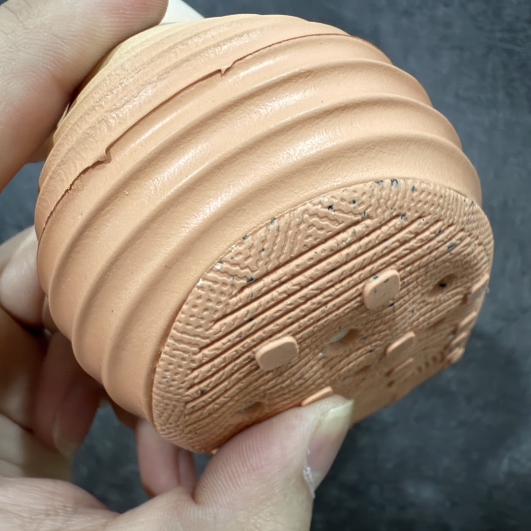 图片[6]-【LW版本】Nike Reactx Rejuven 8 耐克新款夏季沙滩凉鞋拖鞋洞洞鞋 HV5062-802 市场最高版本 没有之一 品质细节远远超越市面版本 欢迎对比 脚感材料都是原版同步 比市场货好太多 正确组合底 超高清洁度 完美版型 区别市面通货 采用质感柔软且出众回弹的 ReactX泡绵，发泡组合大底 脚感十分舒适，缔造非凡舒适的日常穿着体验，助你保持活力。  尺码：36-49.5 建议选大半码到一码-选品中心