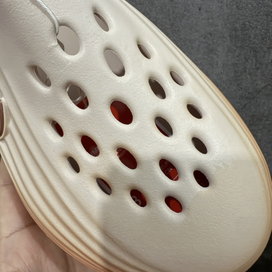 图片[4]-【LW版本】Nike Reactx Rejuven 8 耐克新款夏季沙滩凉鞋拖鞋洞洞鞋 HV5062-802 市场最高版本 没有之一 品质细节远远超越市面版本 欢迎对比 脚感材料都是原版同步 比市场货好太多 正确组合底 超高清洁度 完美版型 区别市面通货 采用质感柔软且出众回弹的 ReactX泡绵，发泡组合大底 脚感十分舒适，缔造非凡舒适的日常穿着体验，助你保持活力。  尺码：36-49.5 建议选大半码到一码-选品中心