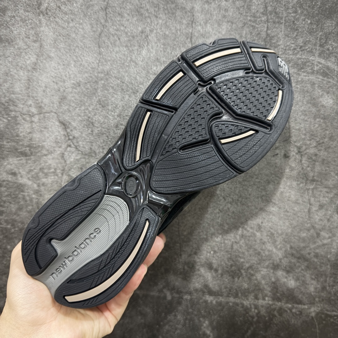 图片[9]-【纯原c版】New Balance M2010系列 新百伦 复古老爹风网布跑步休闲运动鞋 新百伦经典配色 沿袭了面世之初的经典科技 以ENCAP中底配以升级版 N-ERGY缓震物料 鞋面则采用特色的柔软麂皮搭以NewBalance经典的尼龙网布 低调中还原跑鞋本真 更年轻化的设计理念与材质 让新世代青年得以用全新视角体验经典鞋款的传奇魅力 货号：U2010TTB 尺码：36 37 37.5 38 38.5 39.5 40 40.5 41.5 42 42.5 43 44 45-选品中心