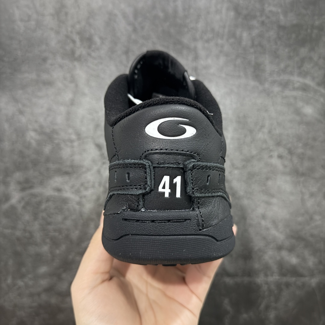 图片[4]-【OK纯原版】Balenciaga Hamptons Worn-Out 巴黎世家十八18代 涤纶（聚酯纤维）牛皮革 圆头系带 低帮 生活休闲鞋板鞋 全套原纸板楦头开发 最原汁原味的灵魂版型 全鞋荧光划线卡点 胶水把控整洁度追求极致完美 每一双都是工艺品 多重QC质检 超越公司货的品控标准 实实在在的免检产品 原盒原配 正确字体电绣 粗细、位置、大小正确 侧边TPU 透气孔匹配意产原版 正确分离大底 TPU软底 原版一致大底LOGO 立体感十足 原厂皮料水洗做旧 采购原厂网纱 偏大一码 尺码：35 36 37 38 39 40 41 42 43 44 45 46-选品中心