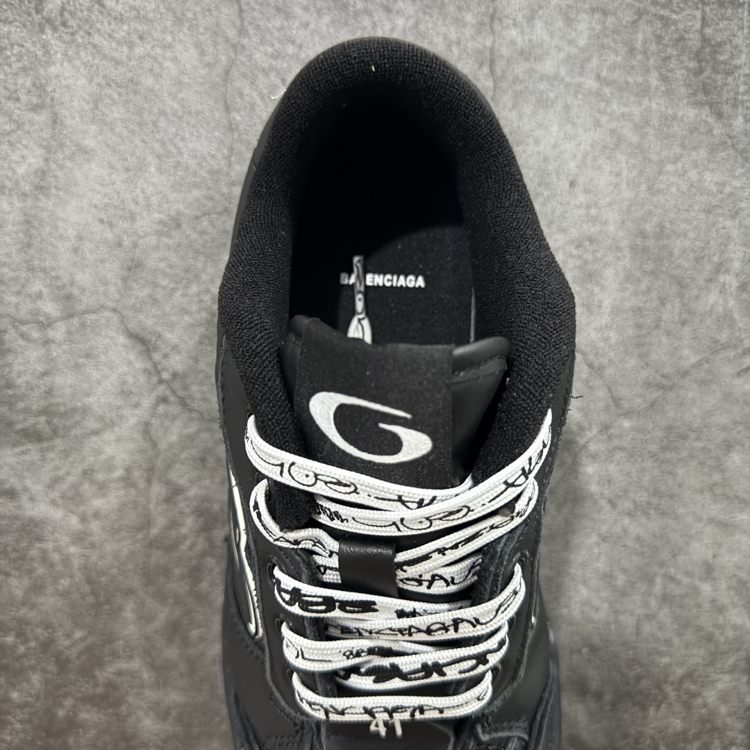 图片[8]-【OK纯原版】Balenciaga Hamptons Worn-Out 巴黎世家十八18代 涤纶（聚酯纤维）牛皮革 圆头系带 低帮 生活休闲鞋板鞋 全套原纸板楦头开发 最原汁原味的灵魂版型 全鞋荧光划线卡点 胶水把控整洁度追求极致完美 每一双都是工艺品 多重QC质检 超越公司货的品控标准 实实在在的免检产品 原盒原配 正确字体电绣 粗细、位置、大小正确 侧边TPU 透气孔匹配意产原版 正确分离大底 TPU软底 原版一致大底LOGO 立体感十足 原厂皮料水洗做旧 采购原厂网纱 偏大一码 尺码：35 36 37 38 39 40 41 42 43 44 45 46-选品中心