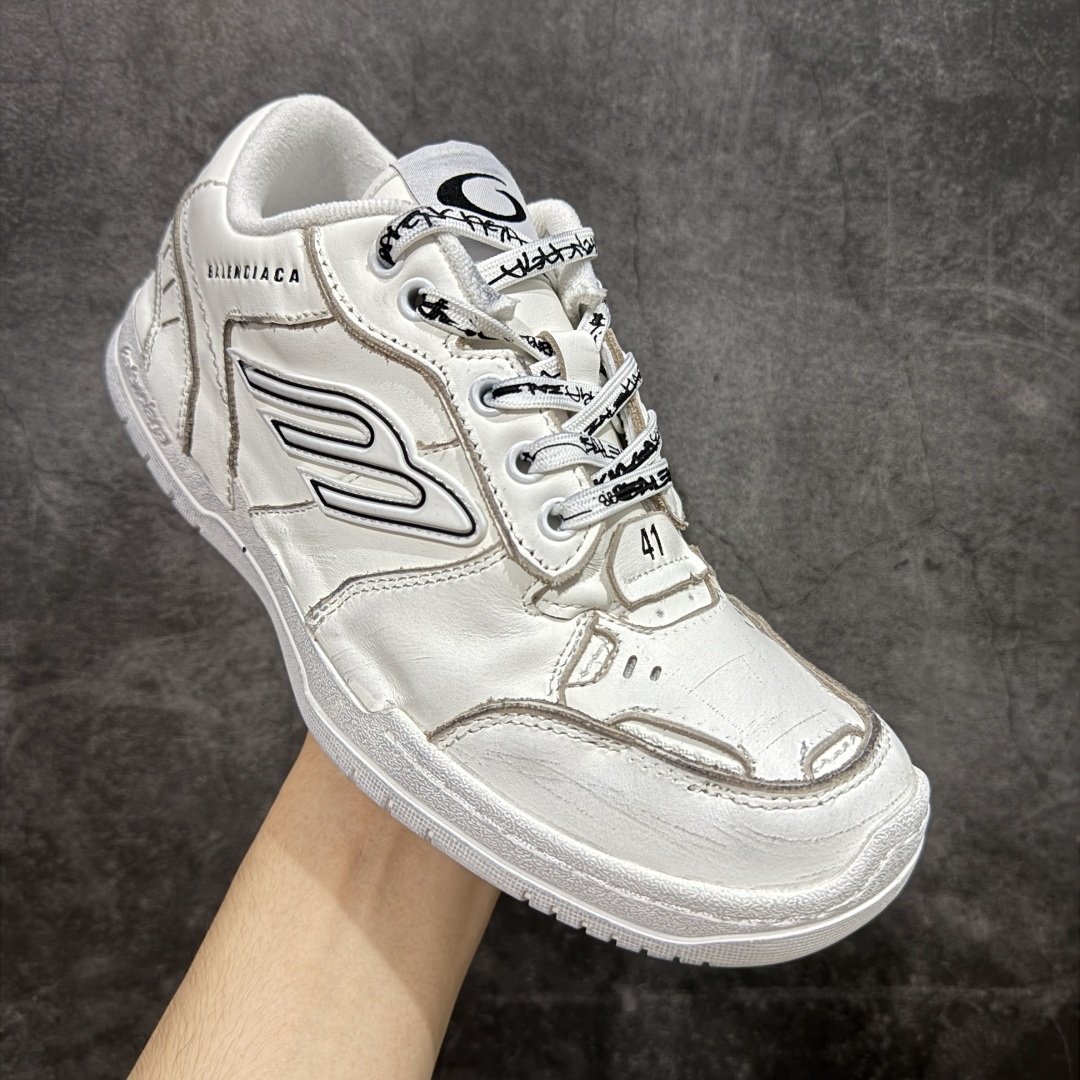 图片[3]-【OK纯原版】Balenciaga Hamptons Worn-Out 巴黎世家十八18代 涤纶（聚酯纤维）牛皮革 圆头系带 低帮 生活休闲鞋板鞋 全套原纸板楦头开发 最原汁原味的灵魂版型 全鞋荧光划线卡点 胶水把控整洁度追求极致完美 每一双都是工艺品 多重QC质检 超越公司货的品控标准 实实在在的免检产品 原盒原配 正确字体电绣 粗细、位置、大小正确 侧边TPU 透气孔匹配意产原版 正确分离大底 TPU软底 原版一致大底LOGO 立体感十足 原厂皮料水洗做旧 采购原厂网纱 偏大一码 尺码：35 36 37 38 39 40 41 42 43 44 45 46-选品中心